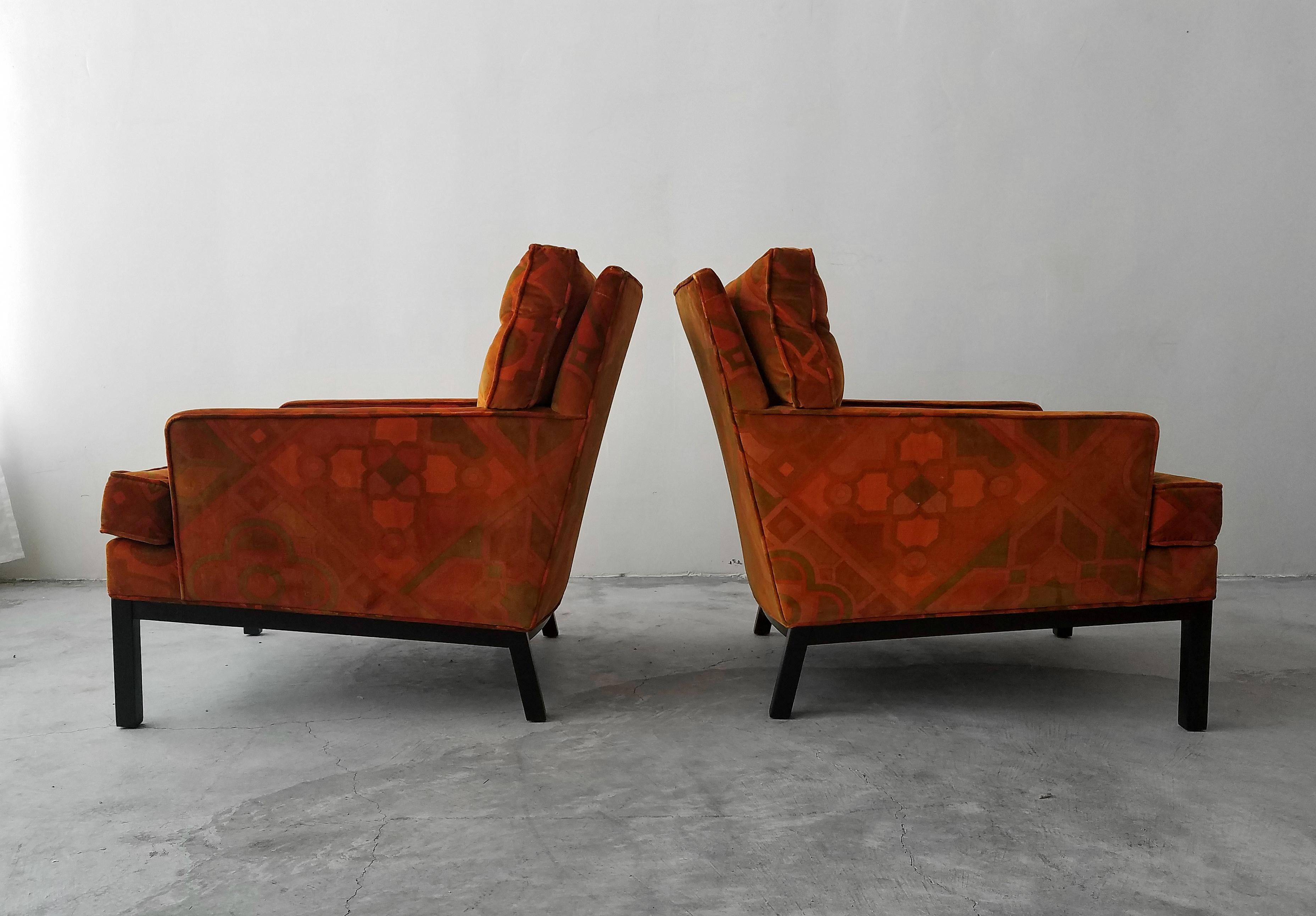 Pair of Midcentury Lounge Chairs Harvey Probber Style Jack Lenor Larsen Fabric In Good Condition In Las Vegas, NV