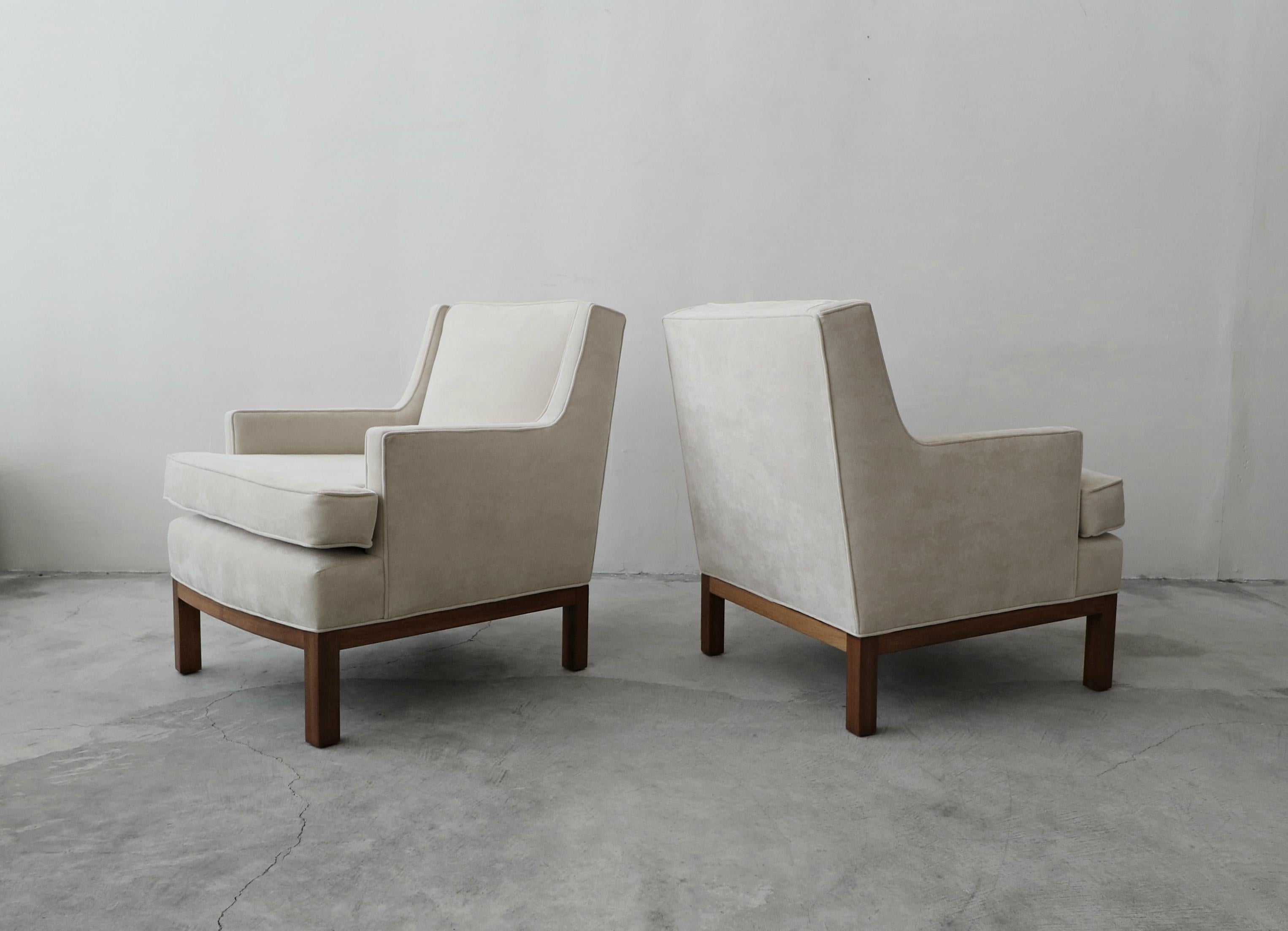 Mid-Century Modern Pair of Midcentury Lounge Chairs