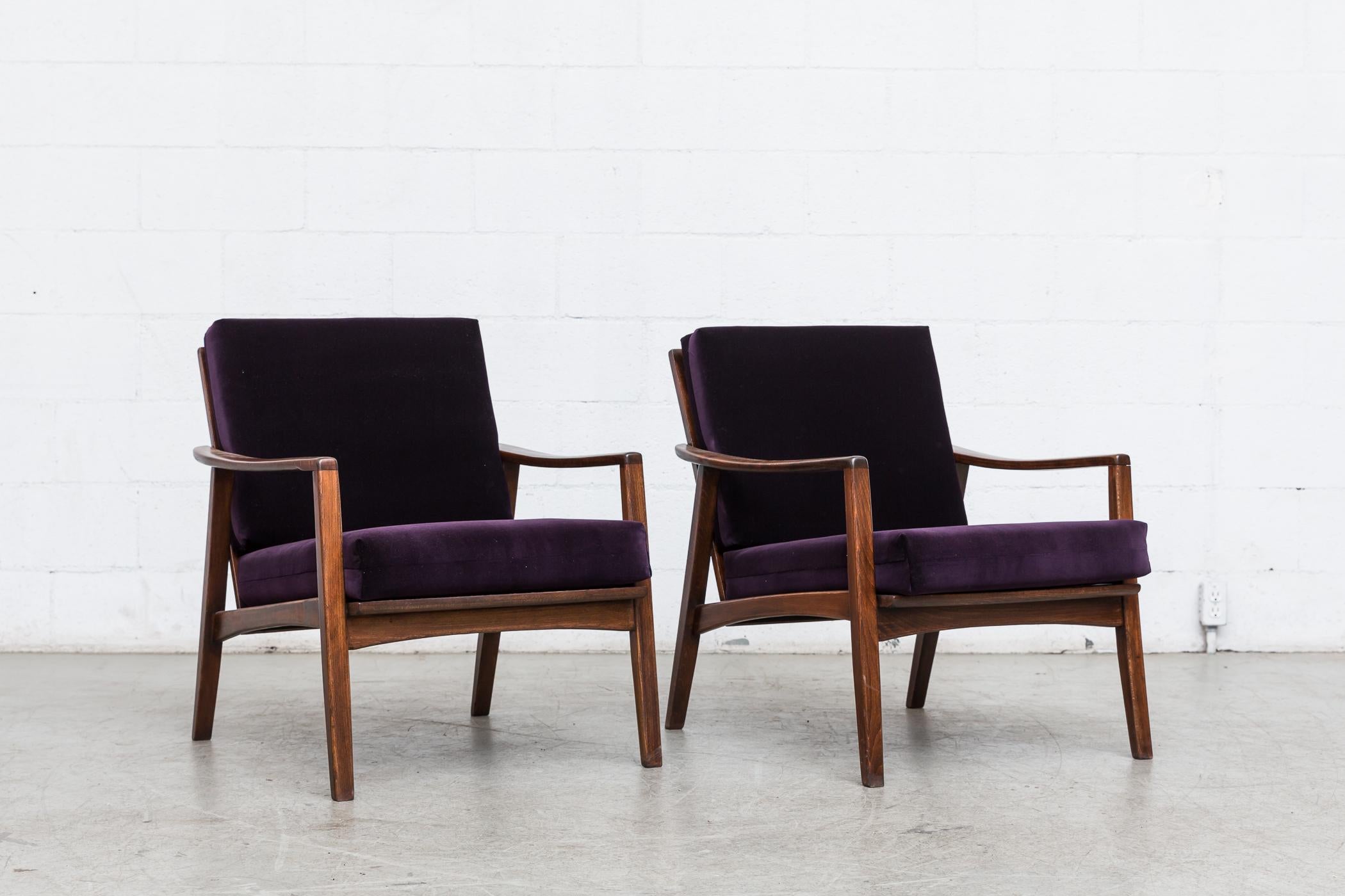 Mid-Century Modern Pair of Midcentury Lounge Chairs in Amethyst Velvet