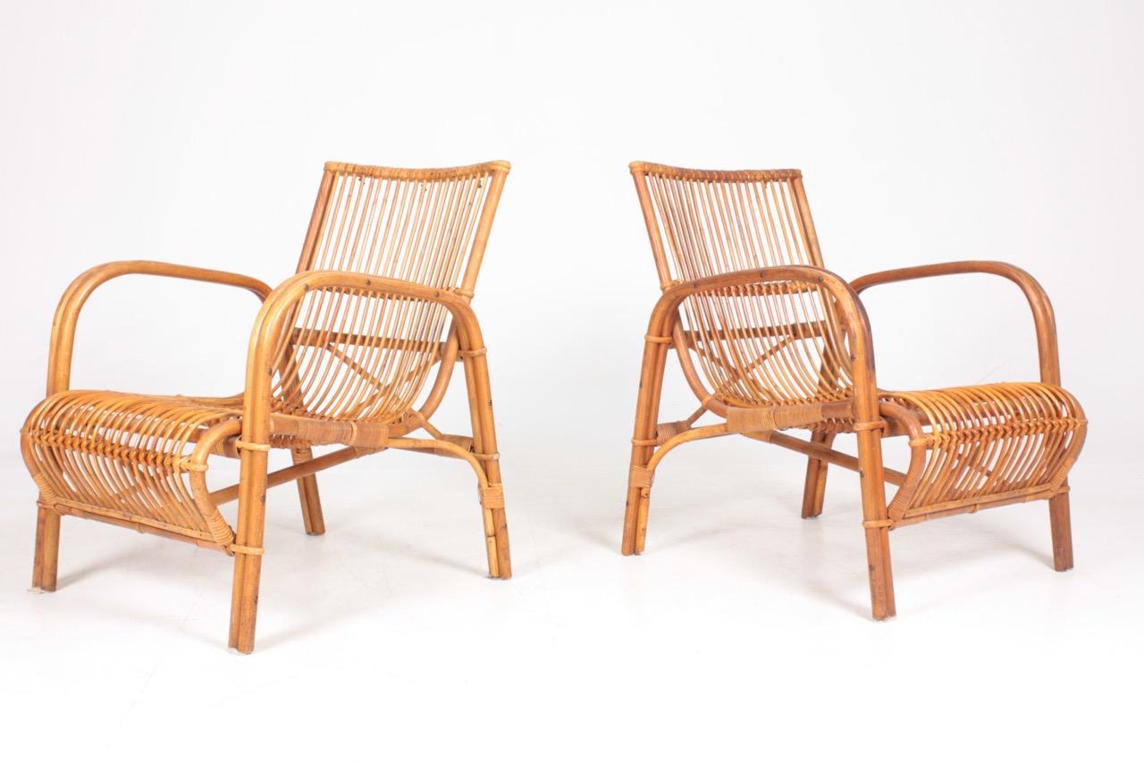 Scandinavian Modern Pair of Midcentury Lounge Chairs in Bamboo & Elm by Wengler Danish Design, 1940s