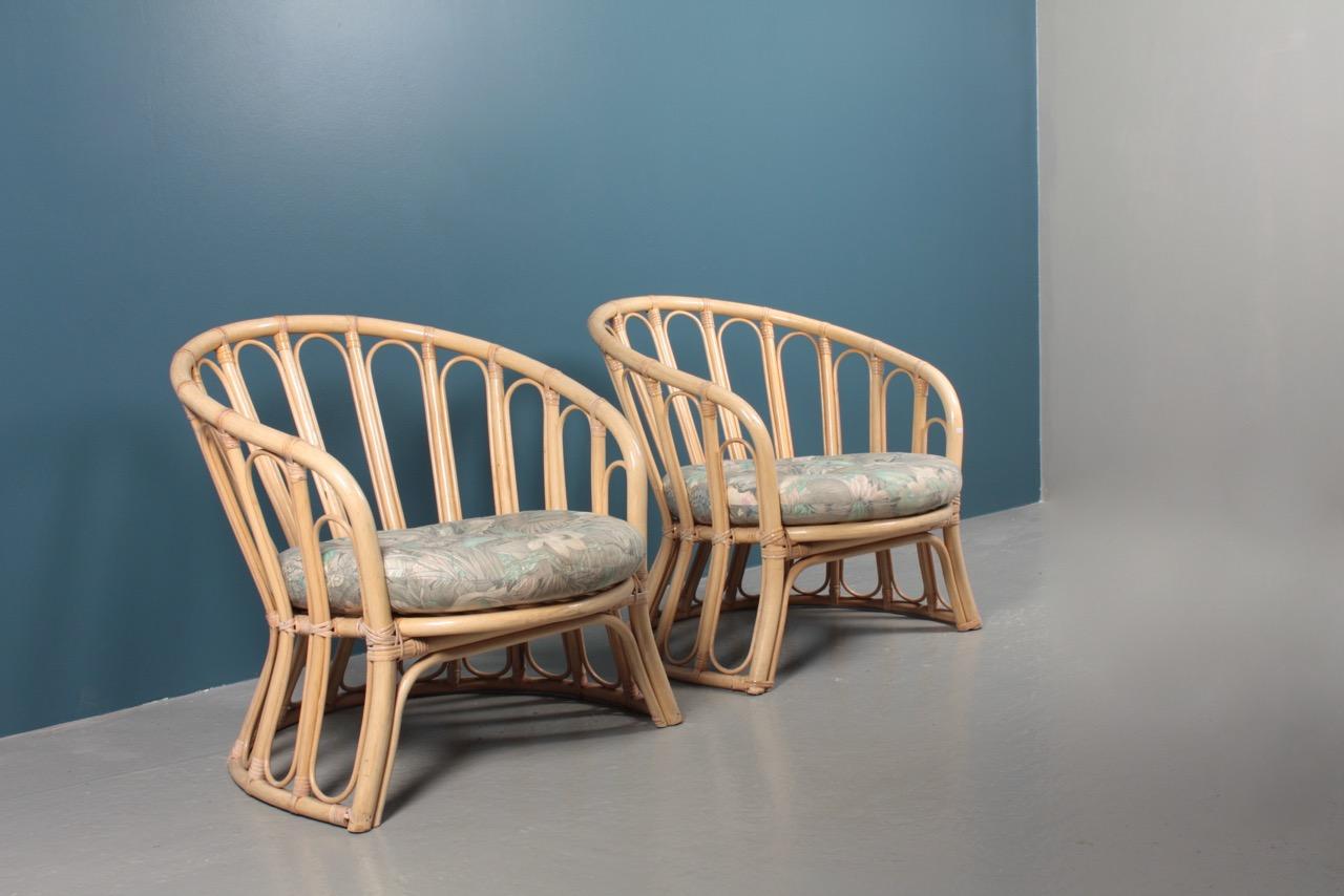 Milieu du XXe siècle Paire de chaises longues en bambou du milieu du siècle:: fabriquées au Danemark:: années 1950 en vente