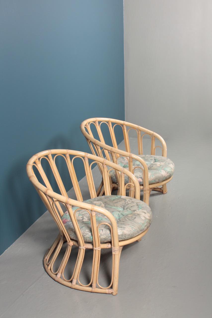 Bambou Paire de chaises longues en bambou du milieu du siècle:: fabriquées au Danemark:: années 1950 en vente