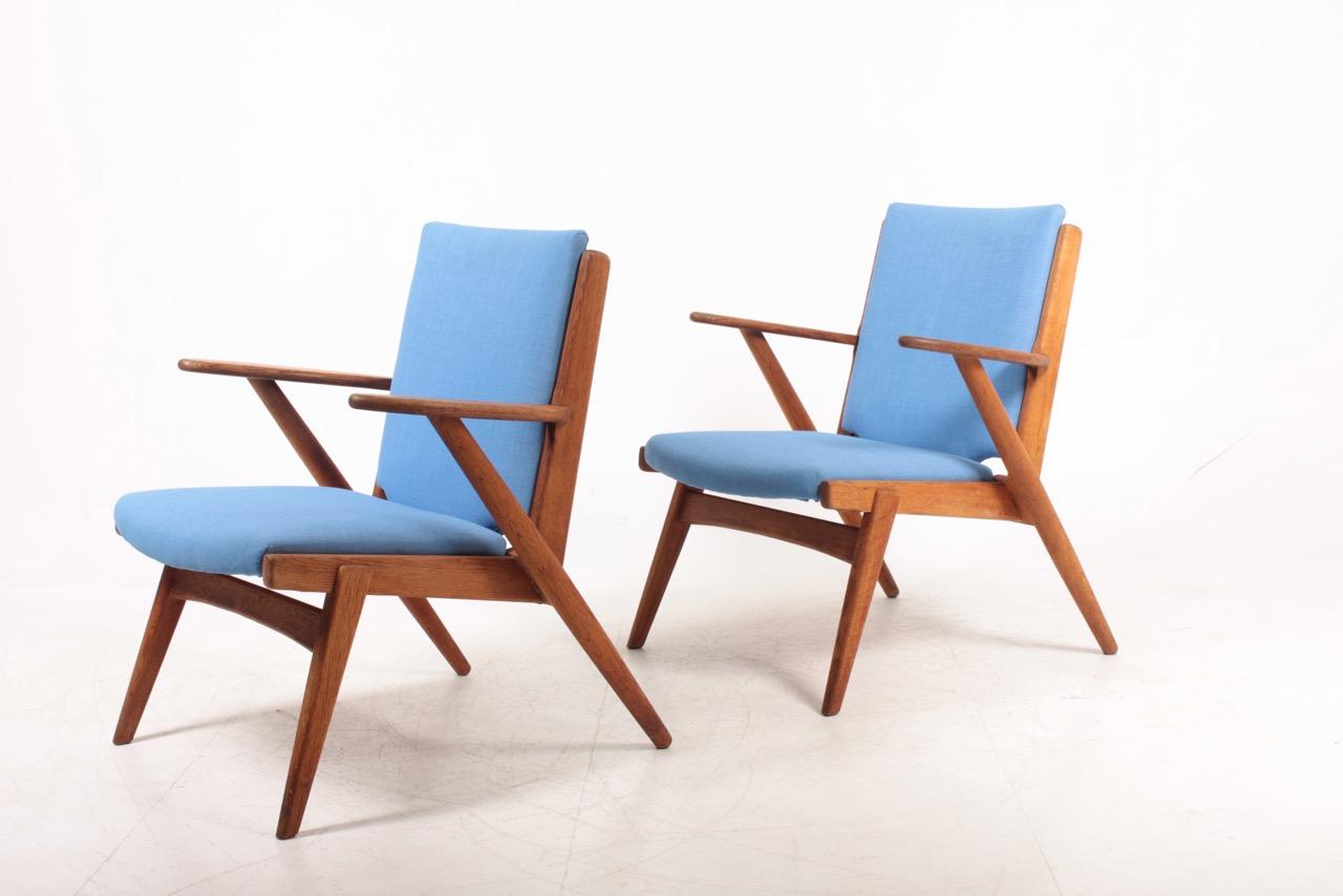 Scandinavian Modern Pair of Midcentury Lounge Chairs in Oak, 1950s