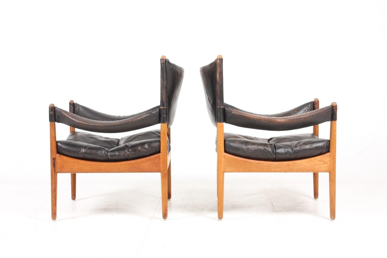 Pair of Midcentury Lounge Chairs in Oak and Patinated Leather, Denmark, 1960s 4