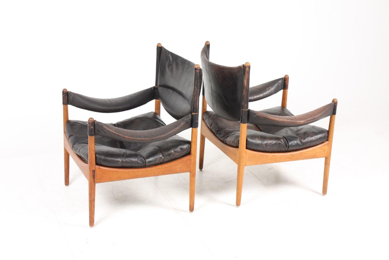 Pair of Midcentury Lounge Chairs in Oak and Patinated Leather, Denmark, 1960s 5