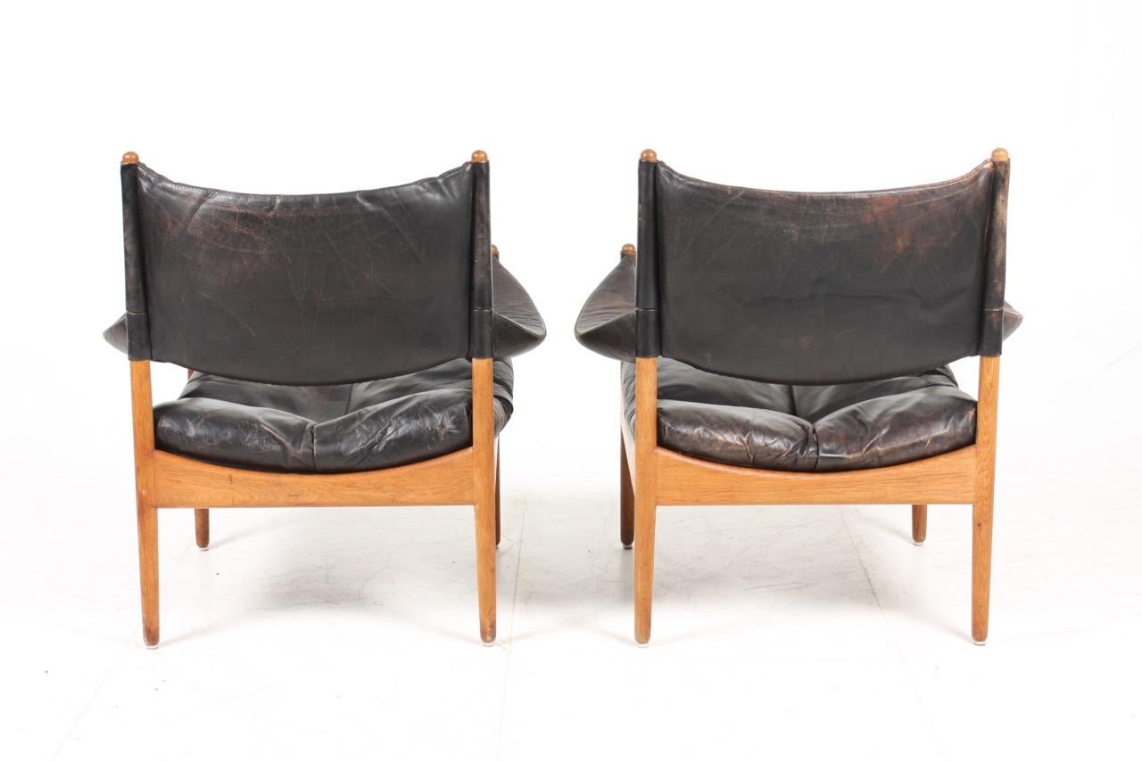Pair of Midcentury Lounge Chairs in Oak and Patinated Leather, Denmark, 1960s 6