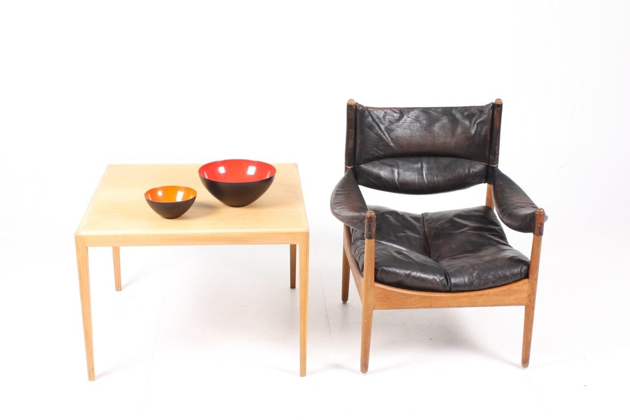 Pair of Midcentury Lounge Chairs in Oak and Patinated Leather, Denmark, 1960s 8