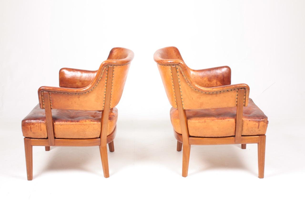Pair of Midcentury Lounge Chairs in Patinated Leather, 1940s 5
