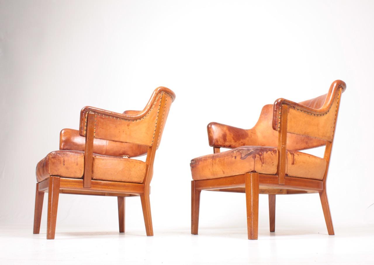 Pair of Midcentury Lounge Chairs in Patinated Leather, 1940s 3