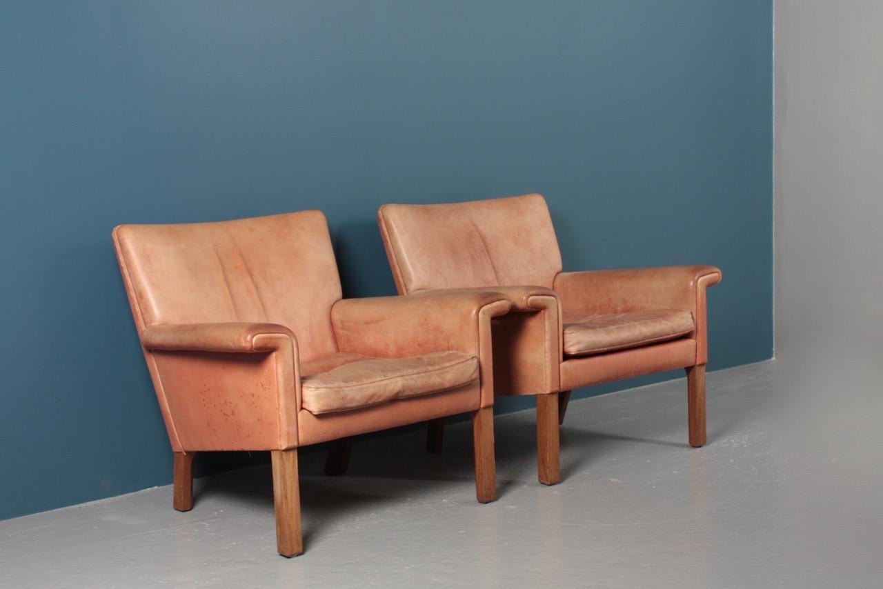 Pair of Midcentury Lounge Chairs in Patinated Leather by Hans Wegner, 1960s 4