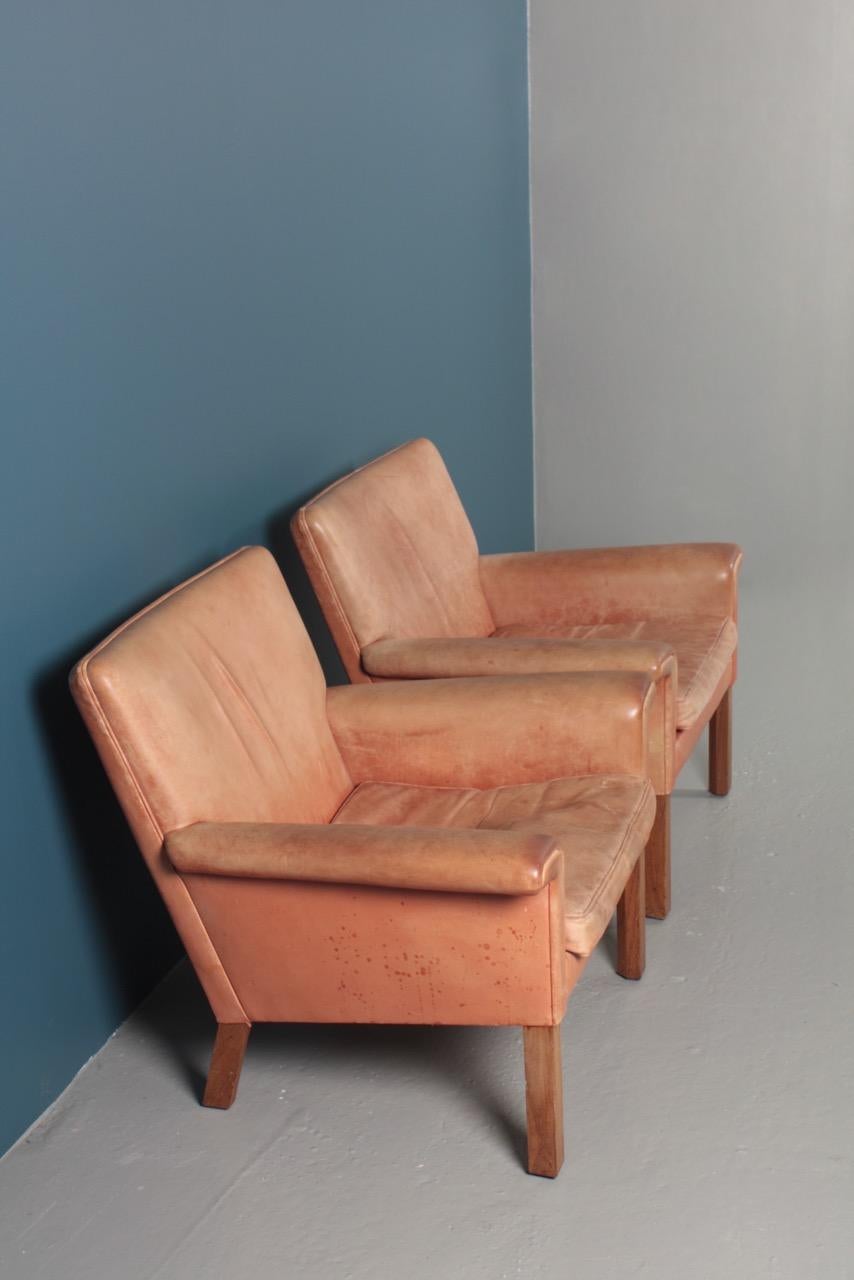 Pair of Midcentury Lounge Chairs in Patinated Leather by Hans Wegner, 1960s 5