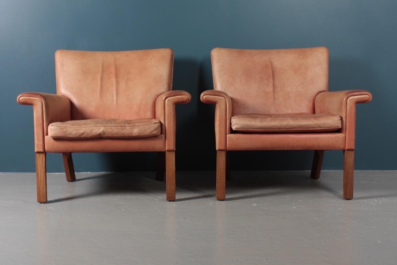 Pair of Midcentury Lounge Chairs in Patinated Leather by Hans Wegner, 1960s 3