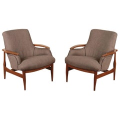 Pair of Midcentury Lounge Chairs in the Manner of Finn Juhl NV53