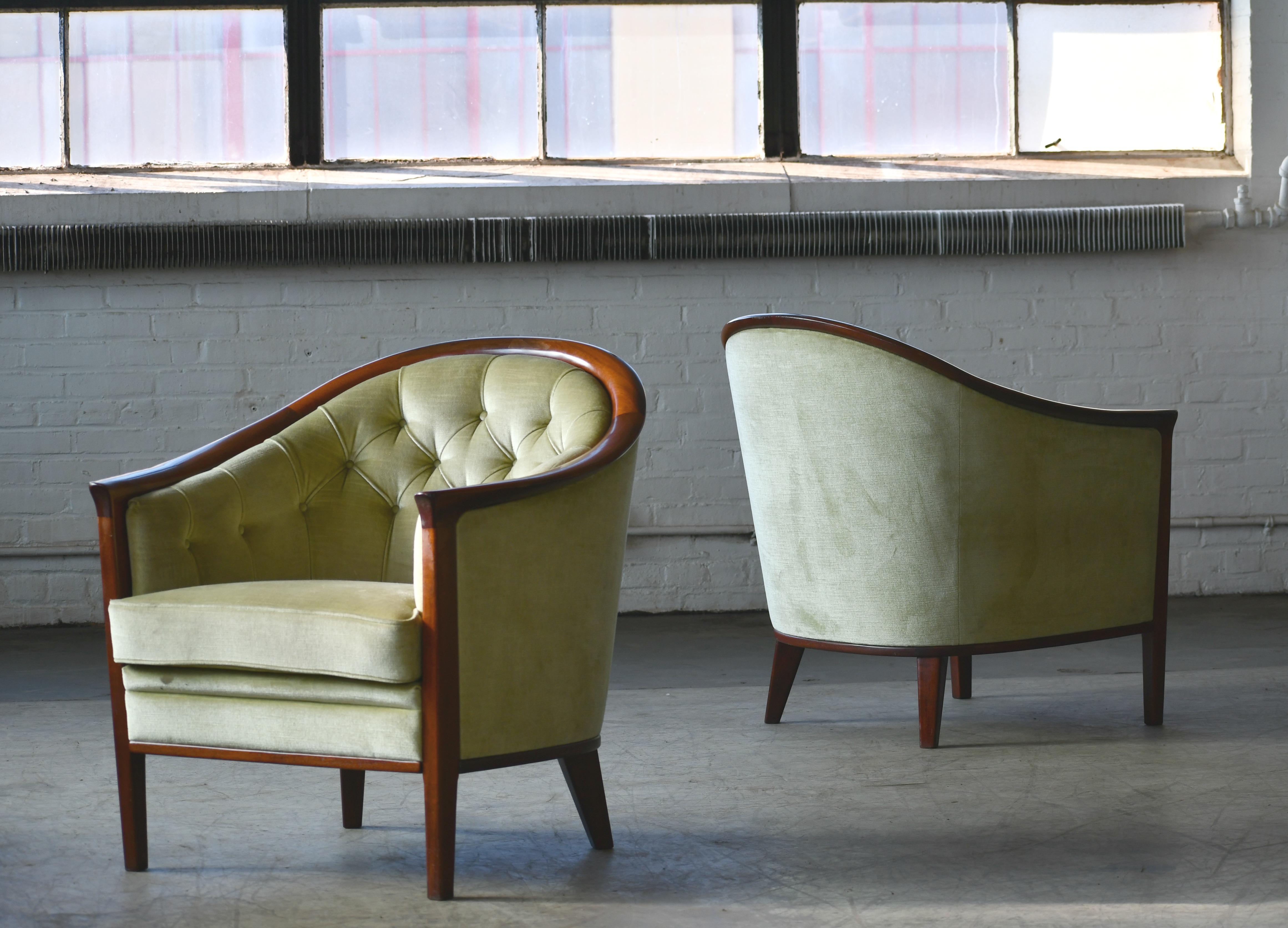 Mid-20th Century Pair of Midcentury Lounge Chairs Model 