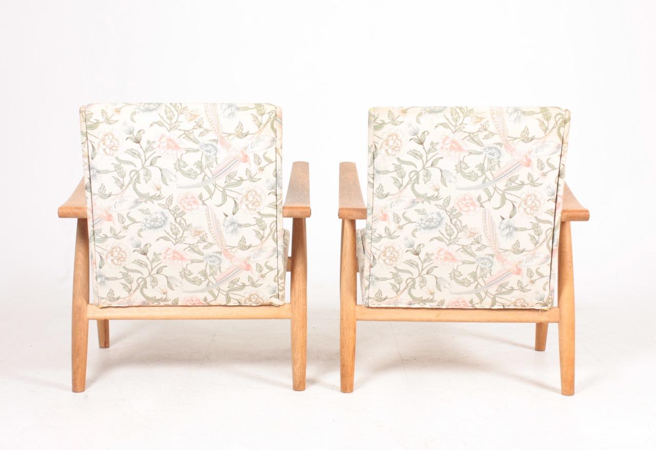Mid-20th Century Pair of Midcentury Lounge Chairs Model GE260 in Oak by Hans Wegner, 1960s