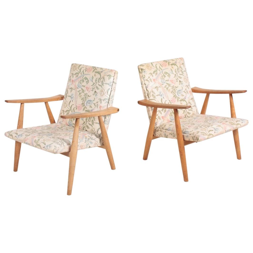 Pair of Midcentury Lounge Chairs Model GE260 in Oak by Hans Wegner, 1960s