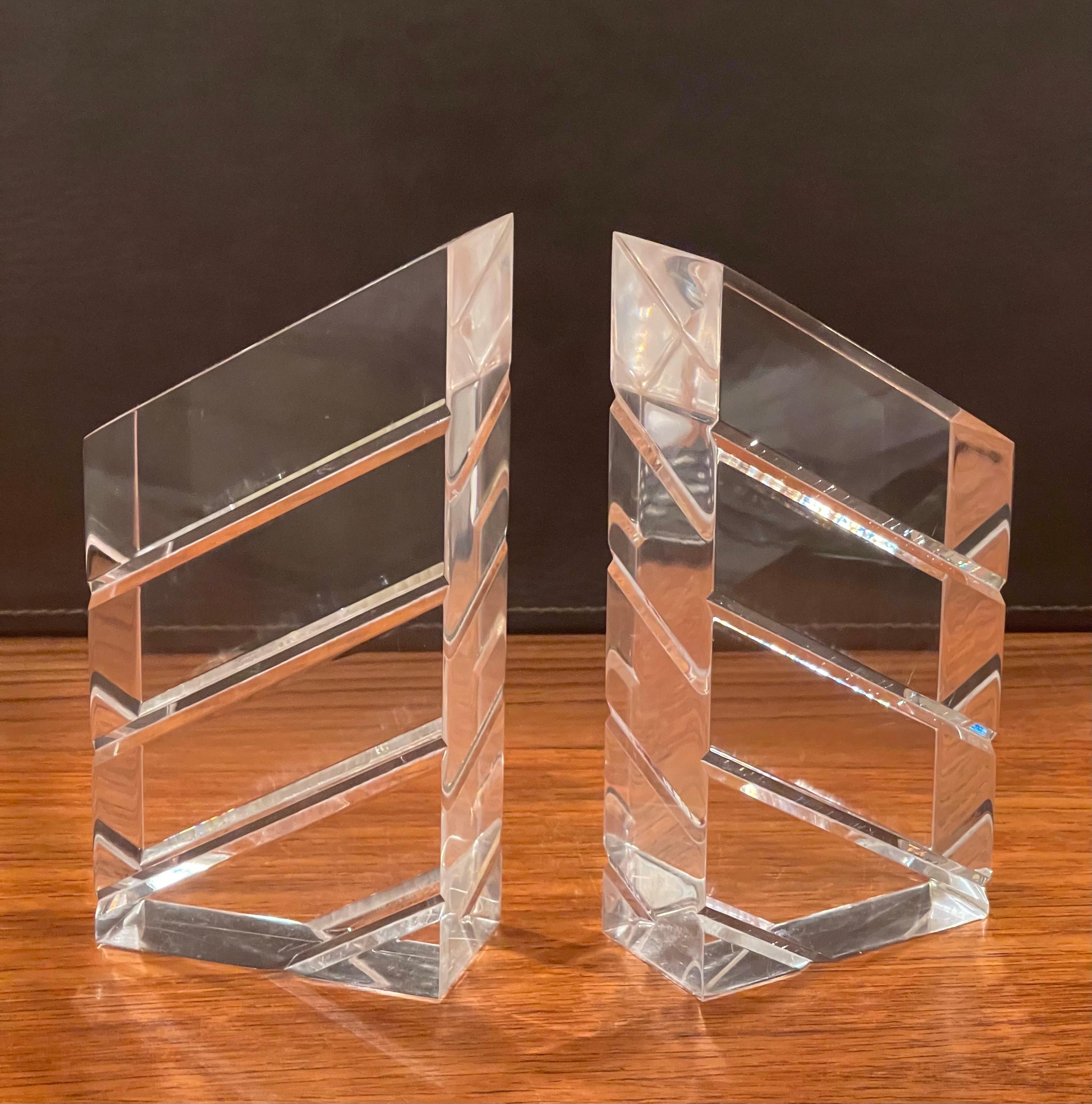 Coppia di fermalibri in lucite del Medioevo di Herb Ritts per Astrolite in vendita 4