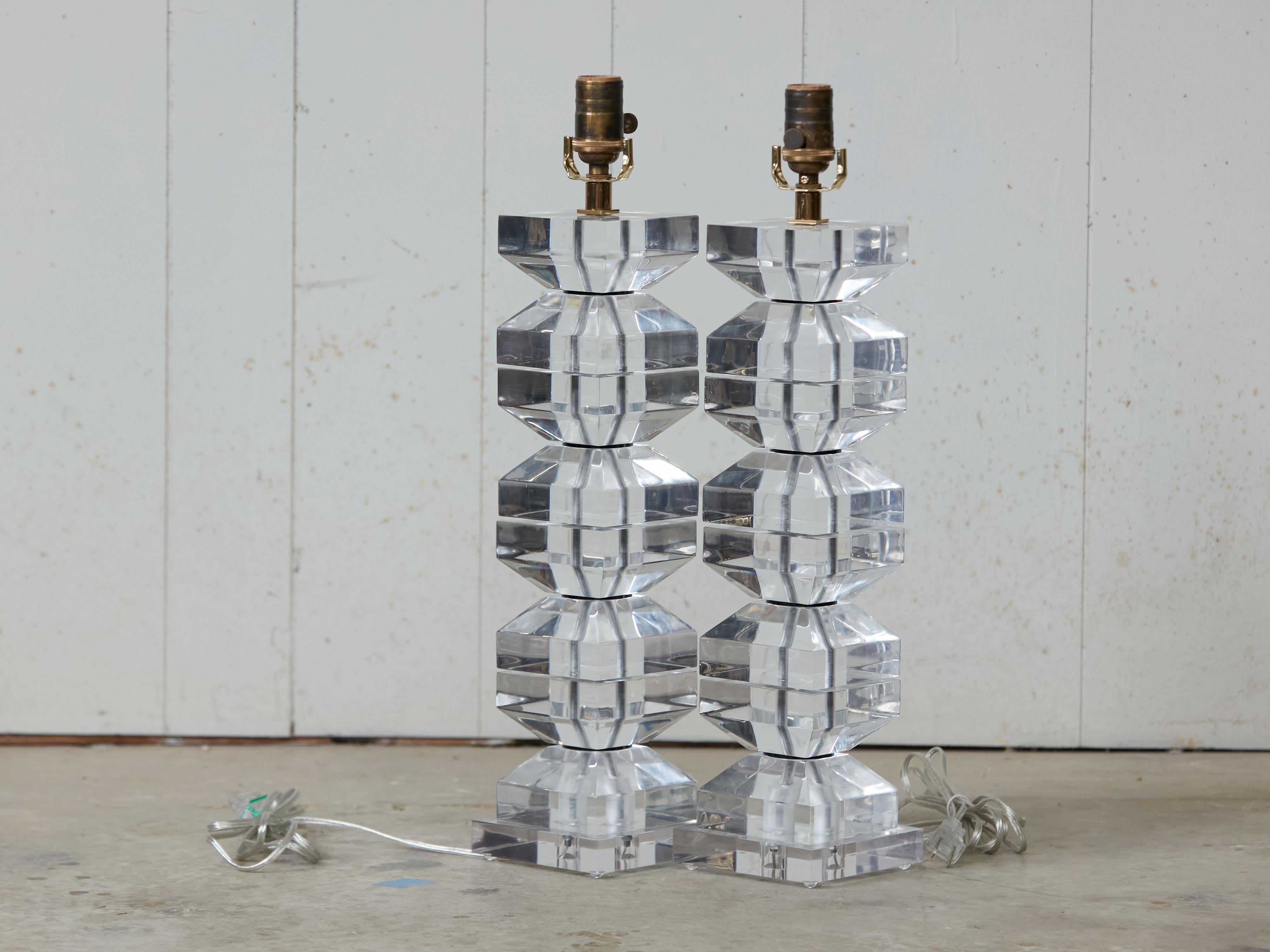 Pair of Midcentury Lucite Table Lamps with Chamfered Cubes, Rewired for the US 7
