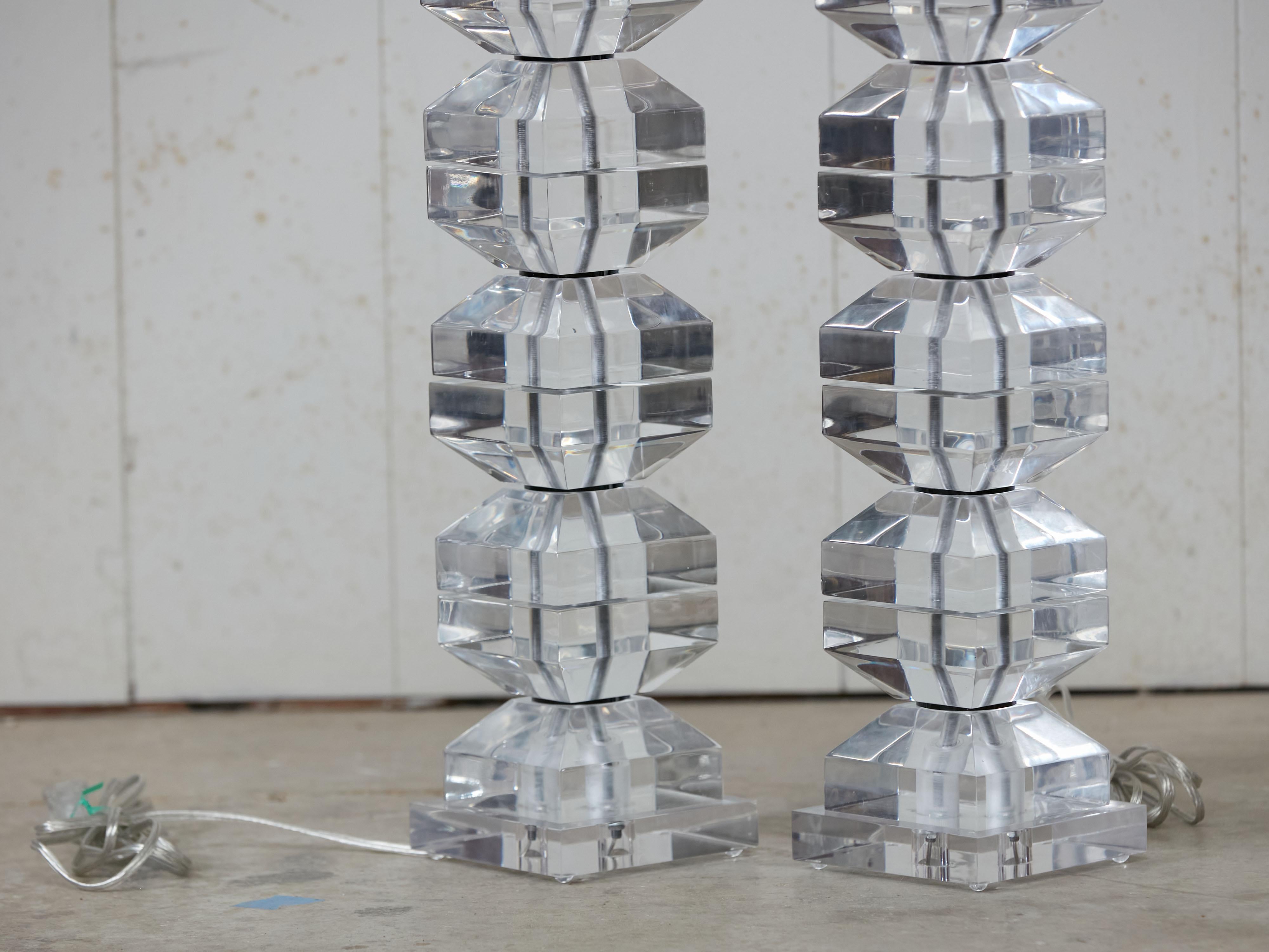 Pair of Midcentury Lucite Table Lamps with Chamfered Cubes, Rewired for the US 11