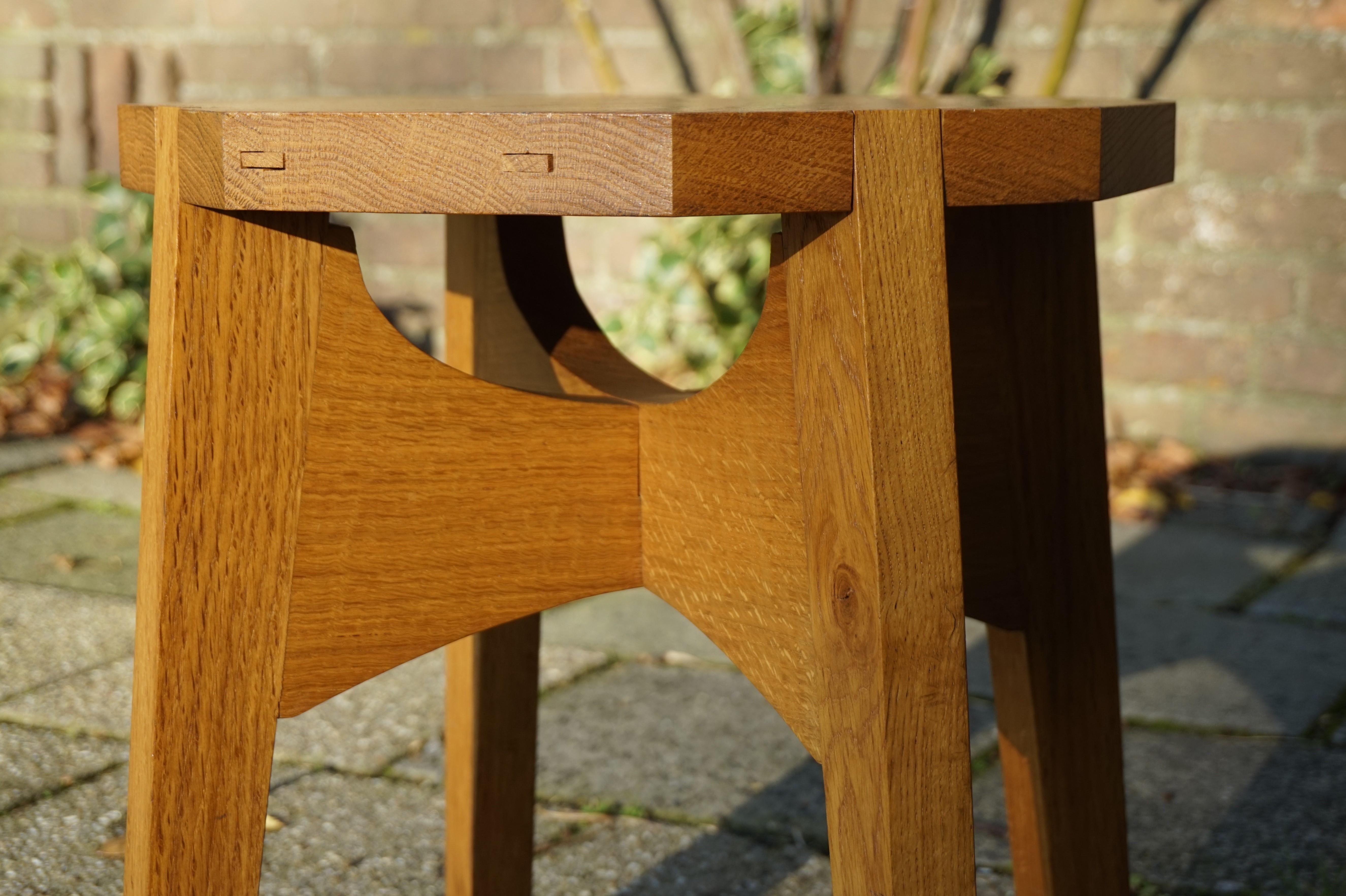 Mid-Century Modern Pair of Midcentury Made, Dismantable Solid Oak End Tables of Excellent Condition For Sale