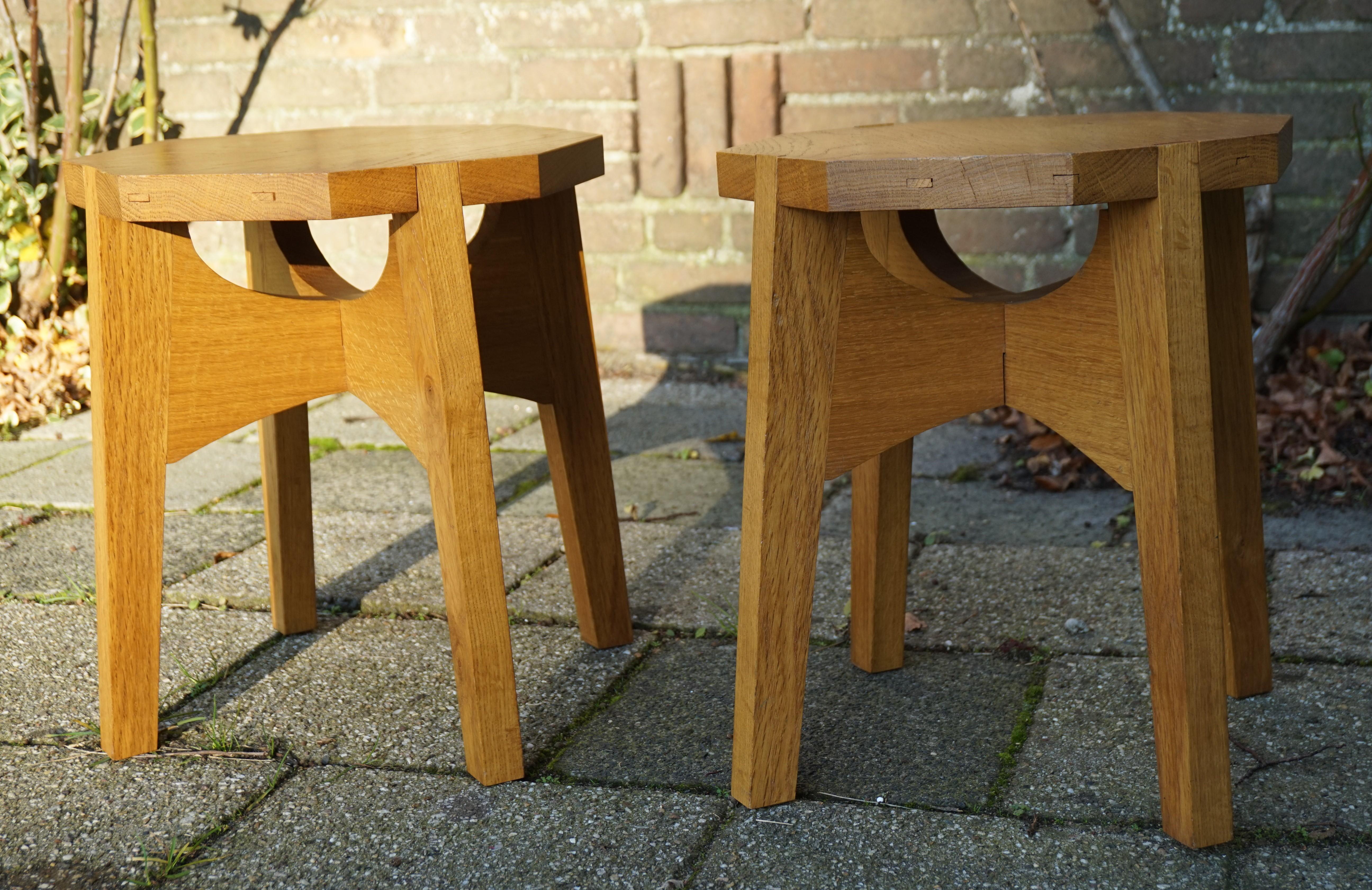 European Pair of Midcentury Made, Dismantable Solid Oak End Tables of Excellent Condition For Sale