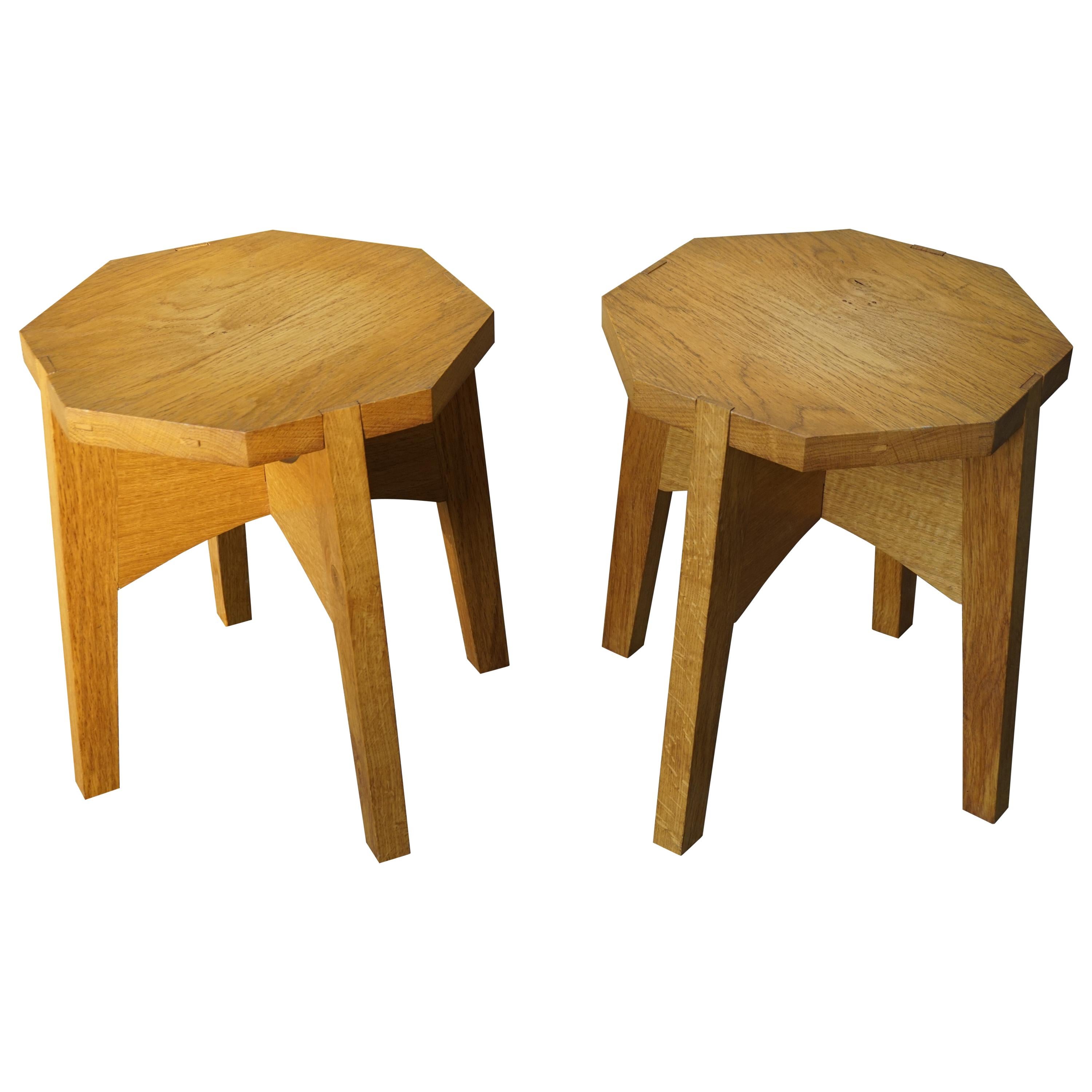 Pair of Midcentury Made, Dismantable Solid Oak End Tables of Excellent Condition