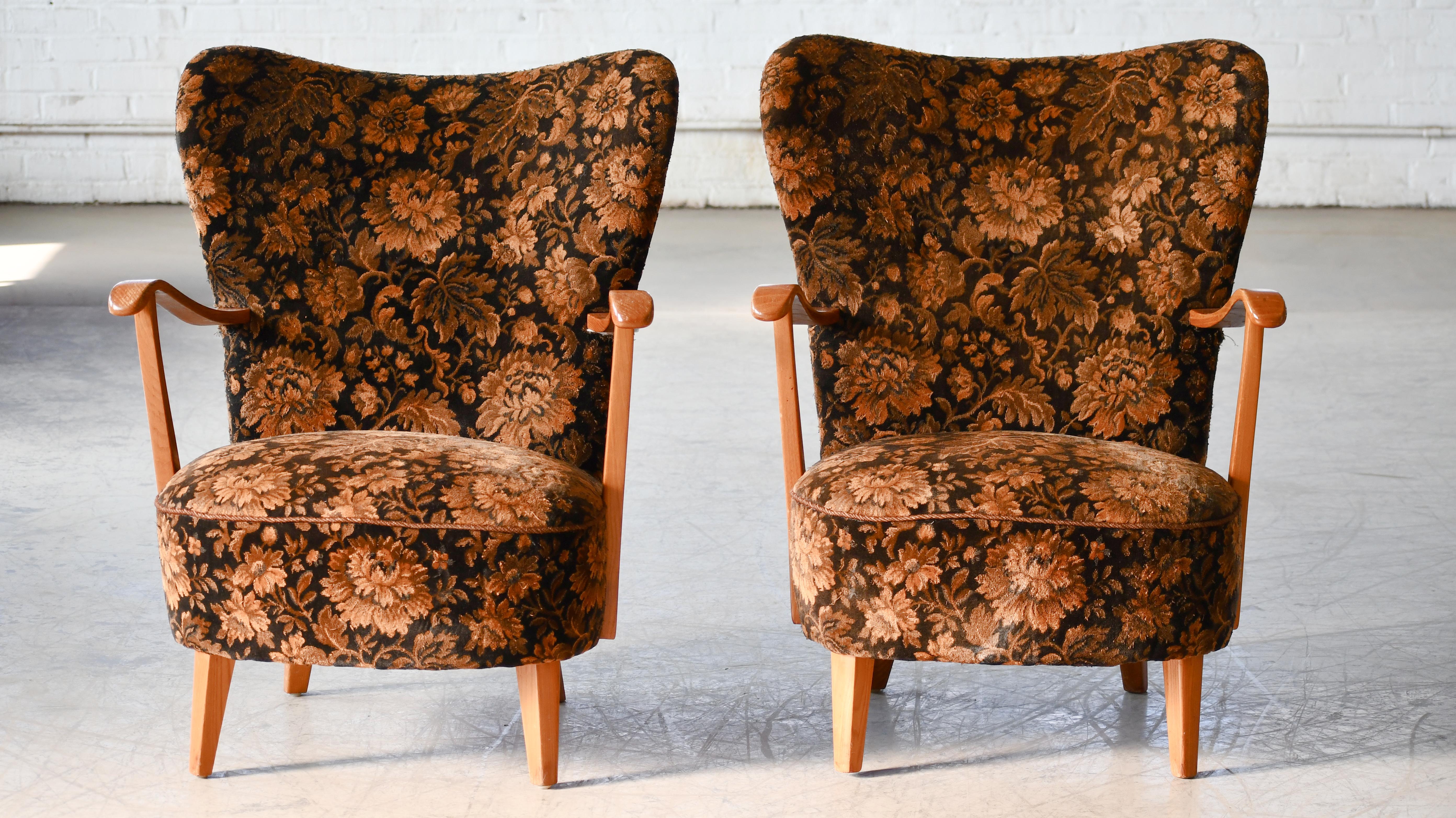Danish Pair of  Midcentury Medium Back Lounge Chairs Denmark 1940's For Sale