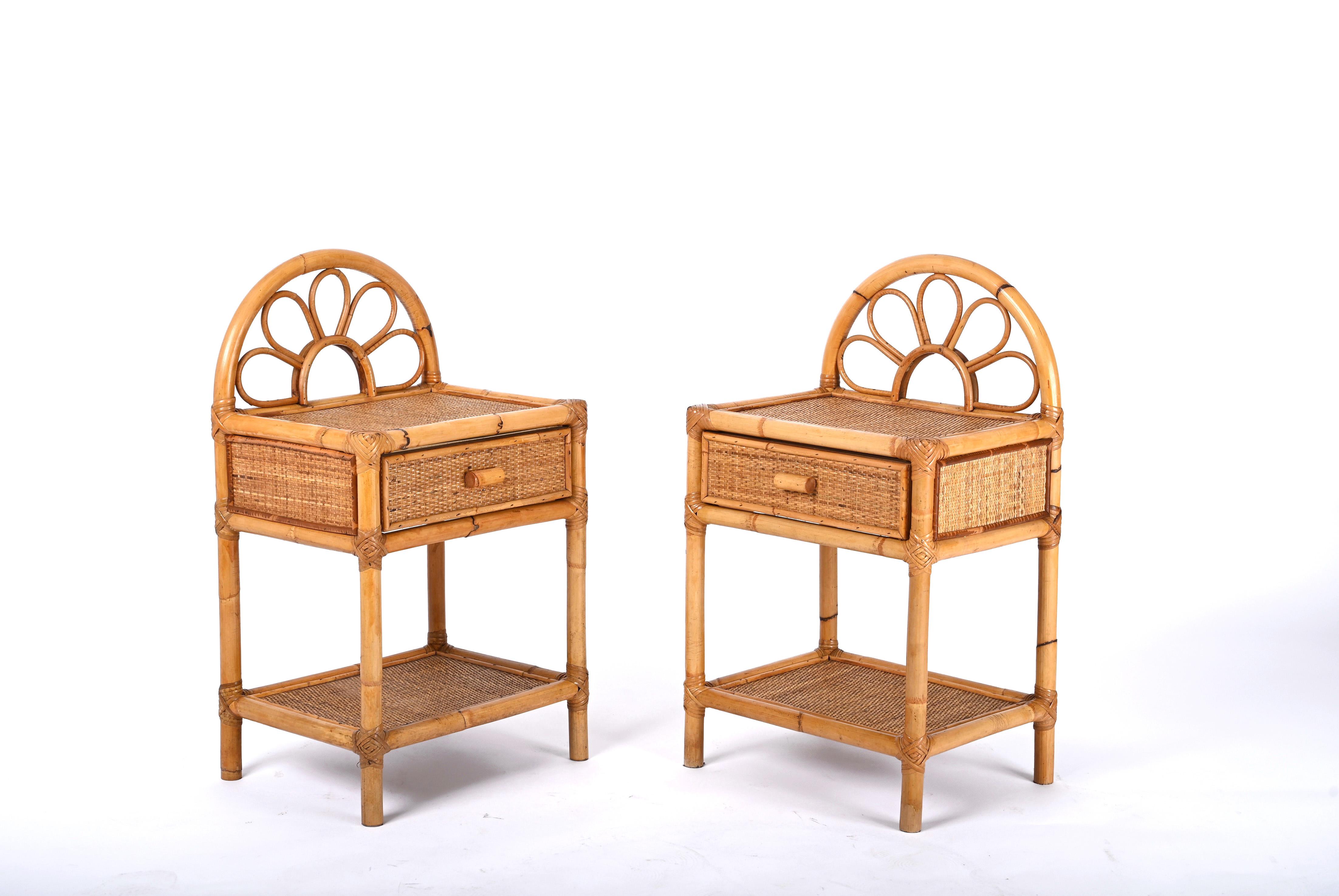Incredible pair of Mid-Century Modern bamboo and rattan bedside tables. These fantastic pieces were designed in Italy during the 1970s.

The key features of this wonderful set are the beautiful rationalist straight lines, improved by using natural