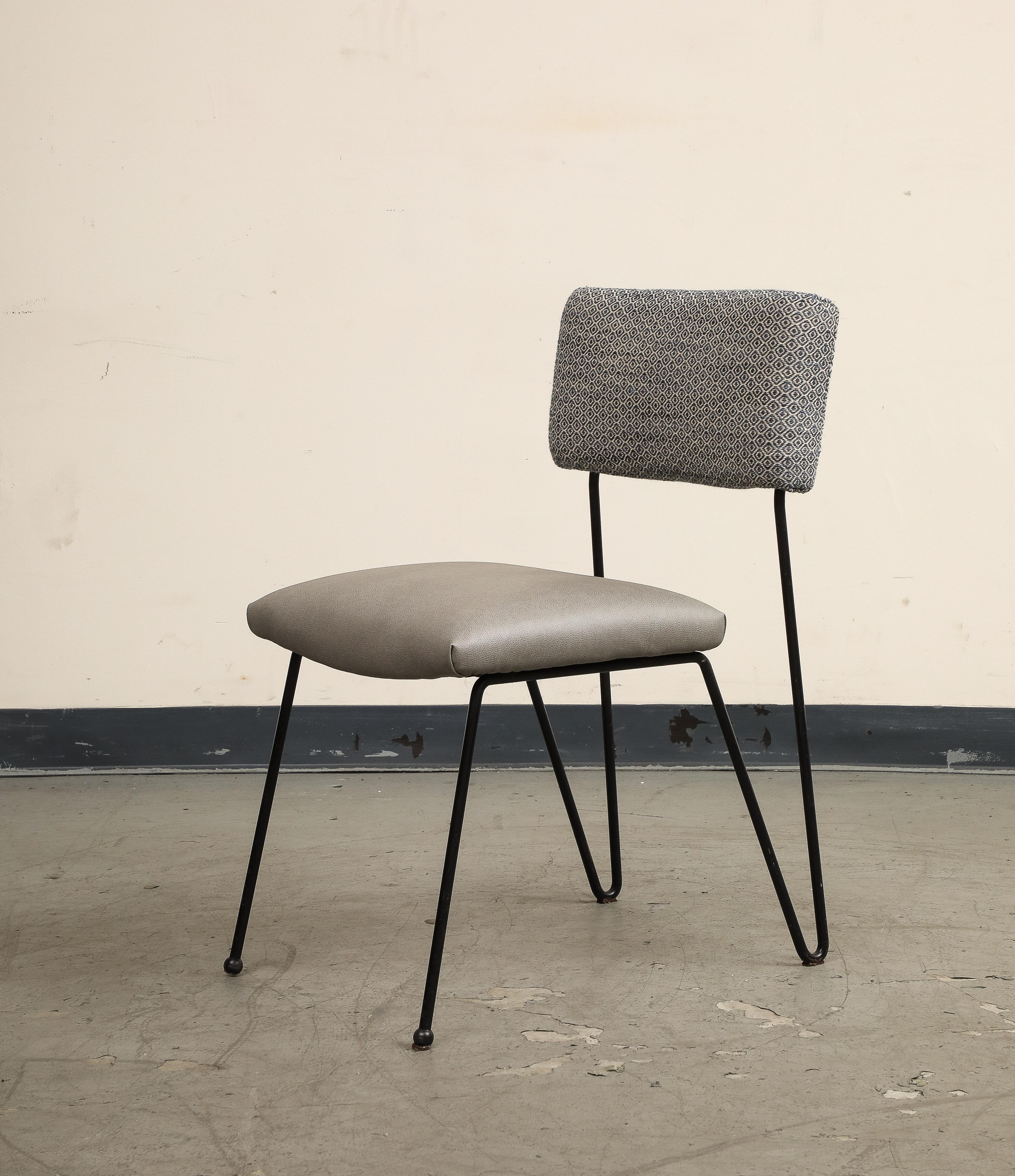 Pair of Midcentury Modern Case Study Iron Chairs with Leather Seats For Sale 5
