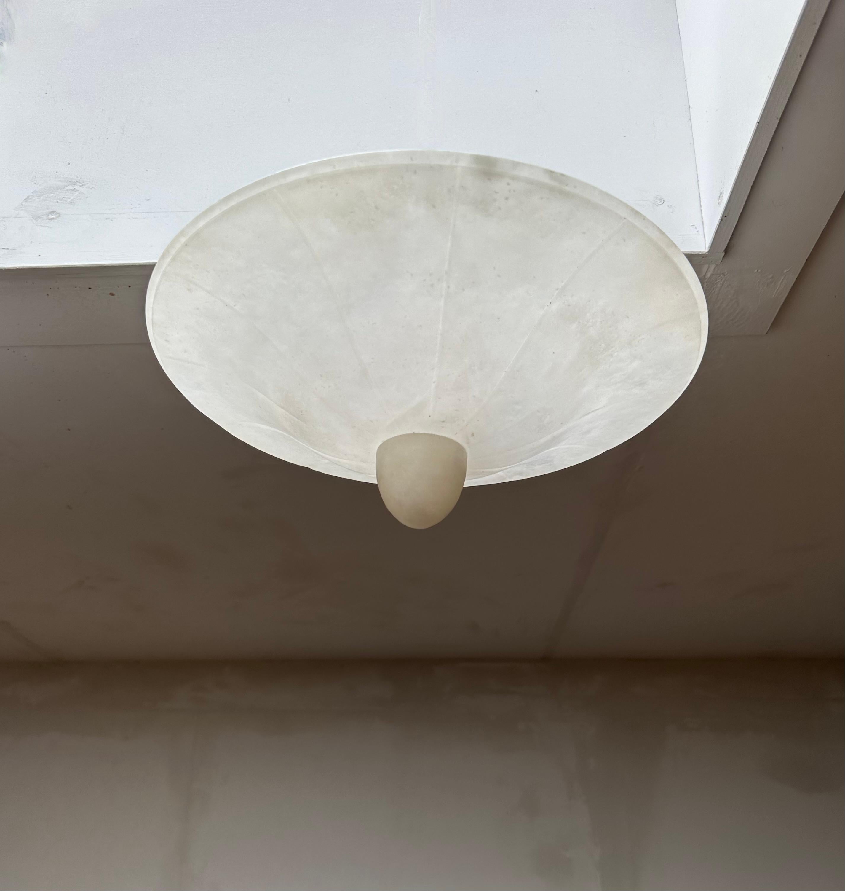 Paire d'affleurants / de lampes à suspension en albâtre de style Art Déco du milieu du siècle dernier en vente 11