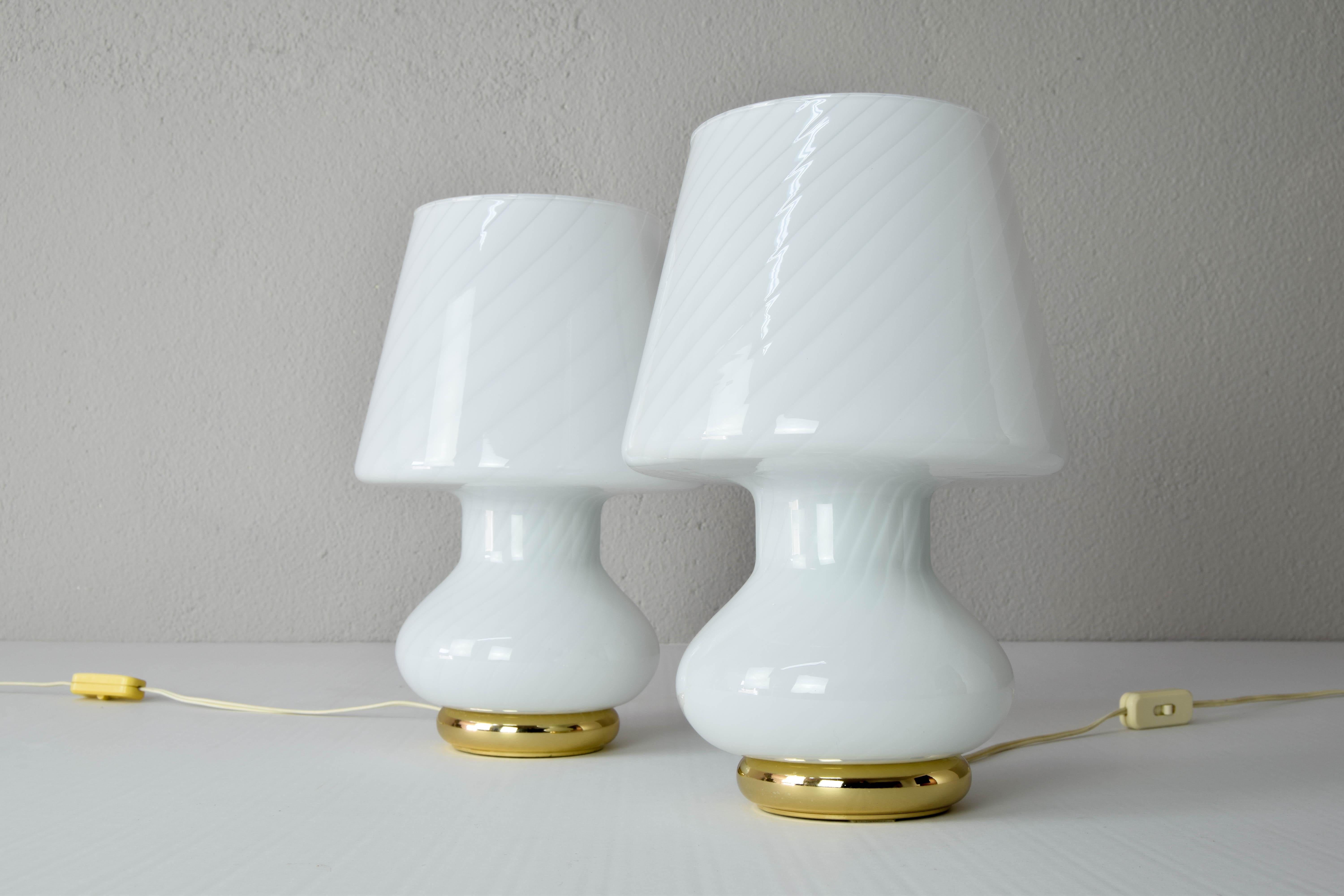 Hand-Crafted Pair of MidCentury Modern Murano Glass Mushroom Table Lamps for Vetri Italy 1960 For Sale