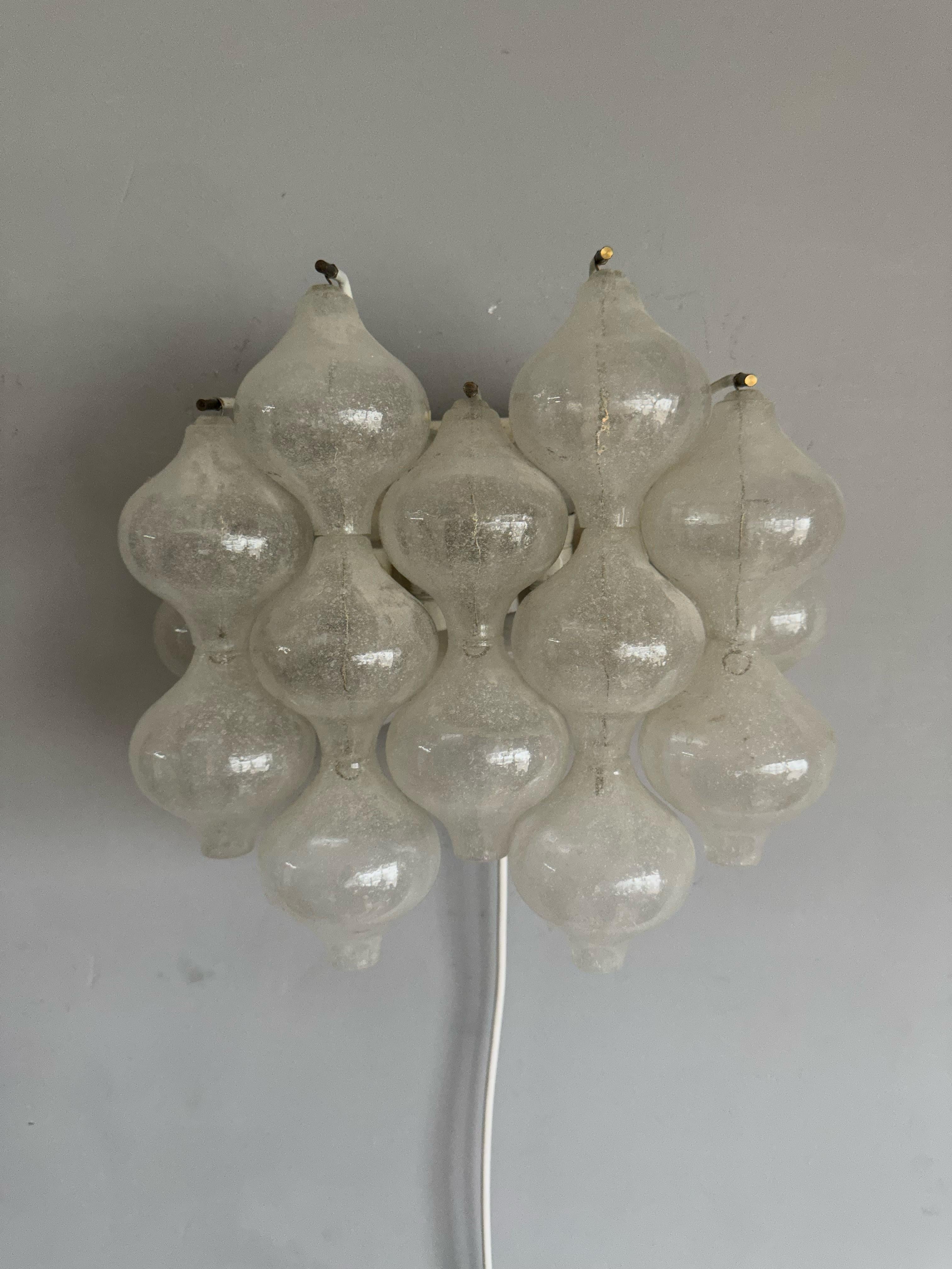 Pair of MidCentury Modern Tulipan Glass Wall Lights Sconces Lamps by Kalmar 1970 In Good Condition For Sale In Lisse, NL