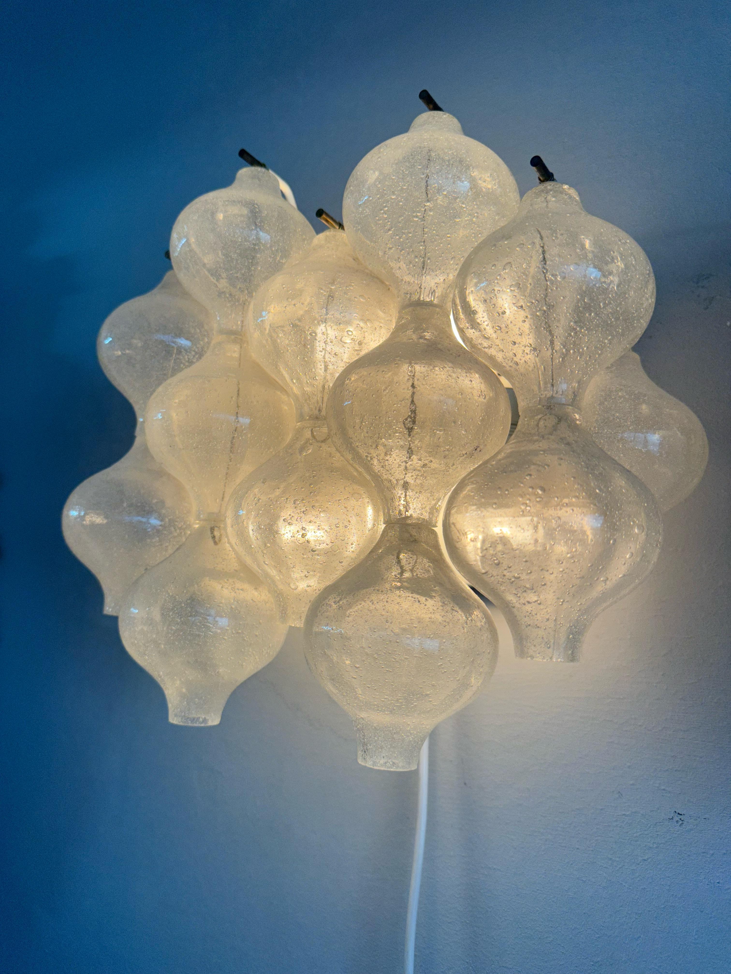 20th Century Pair of MidCentury Modern Tulipan Glass Wall Lights Sconces Lamps by Kalmar 1970 For Sale
