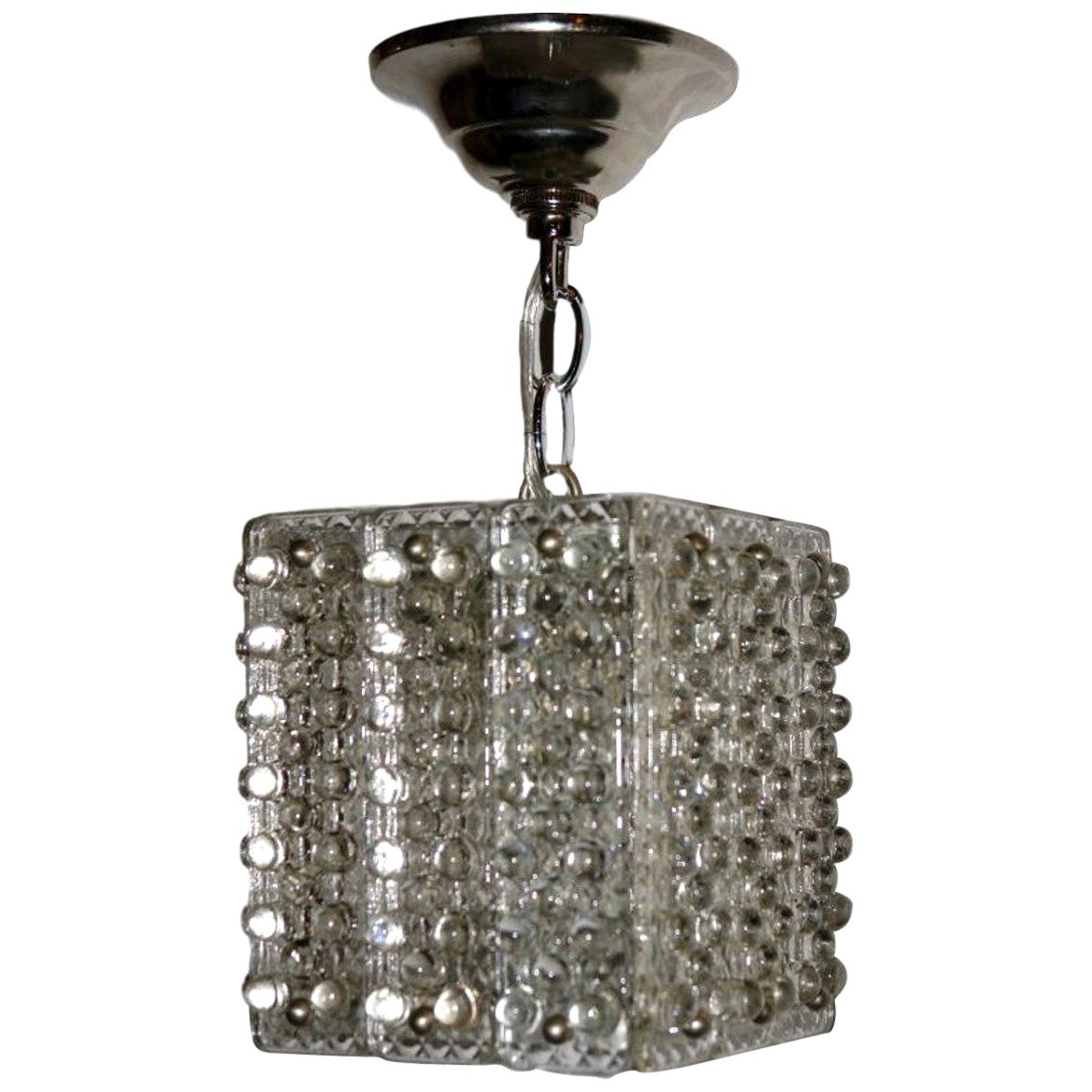 Paire de pendentifs en verre moulé du milieu du siècle, vendus individuellement