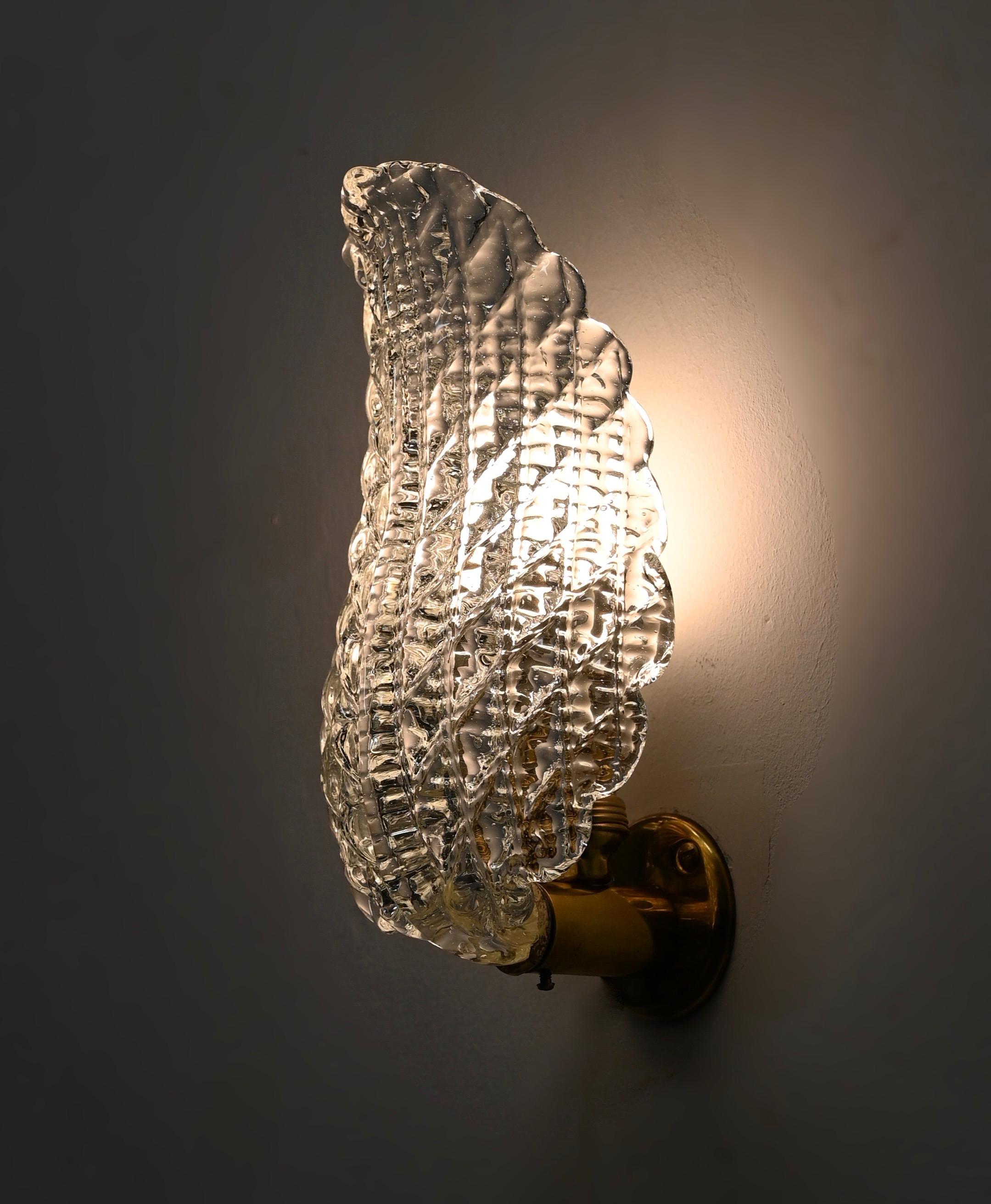 Pair of Midcentury Murano Glass and Brass Leaf Sconces, by Barovier, Italy 1950s For Sale 4