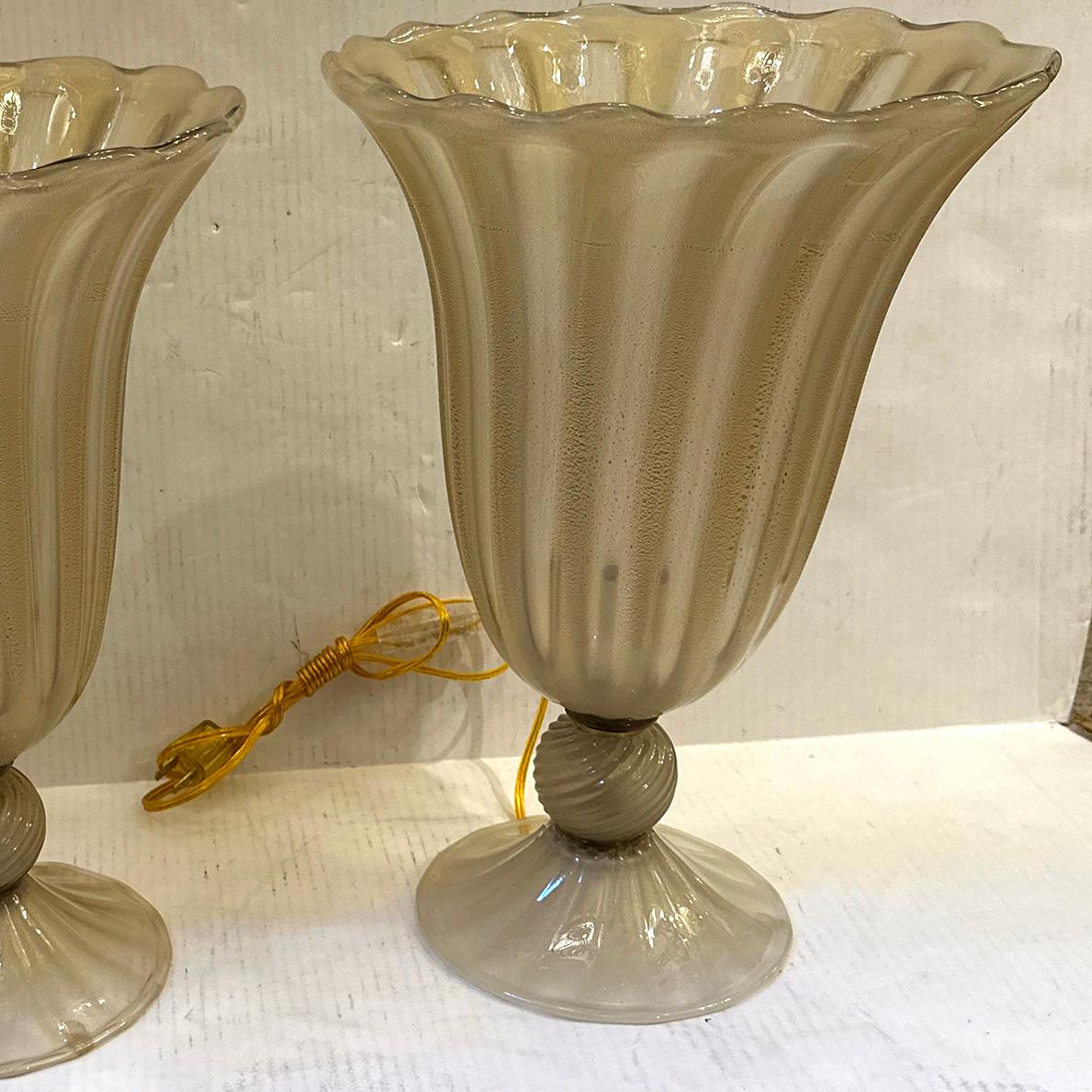 italien Paire de lampes en verre de Murano du milieu du siècle dernier en vente