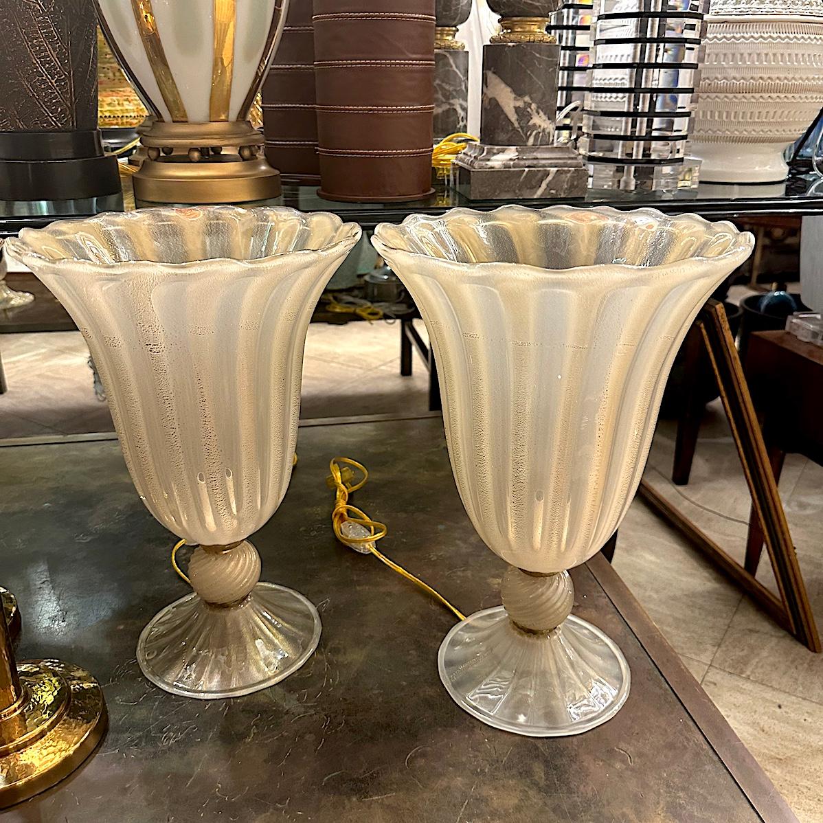 Coppia di lampade in vetro di Murano del Medioevo in vendita 1