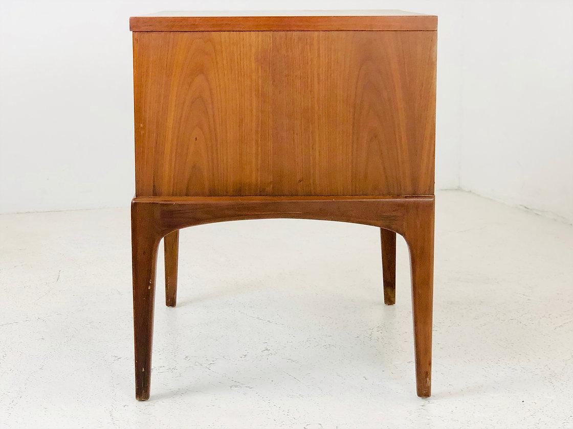 Pair of Midcentury Nightstands by Lane In Good Condition In Dallas, TX