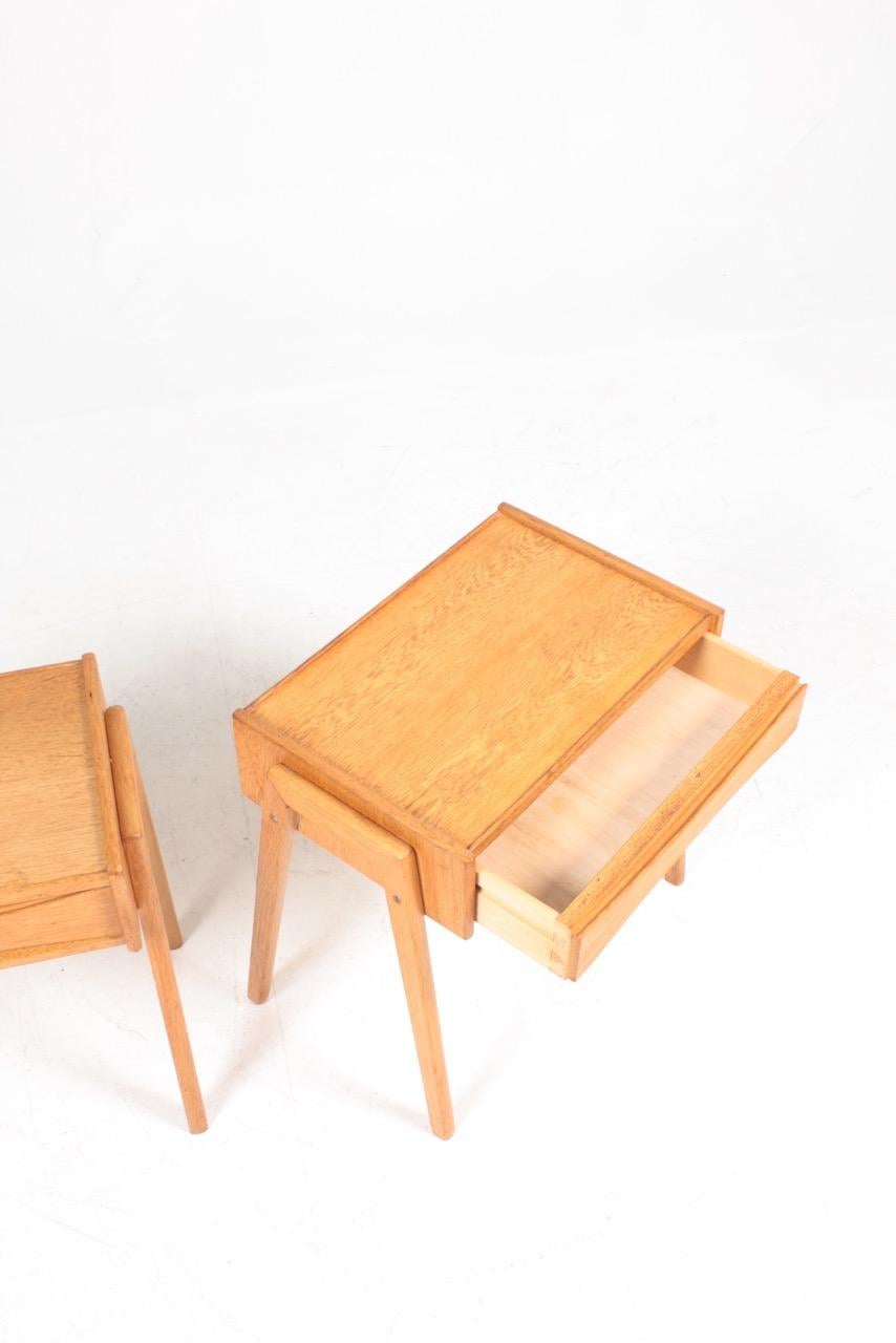 Pair of Midcentury Nightstands in Oak, Danish Design, 1960s In Good Condition In Lejre, DK