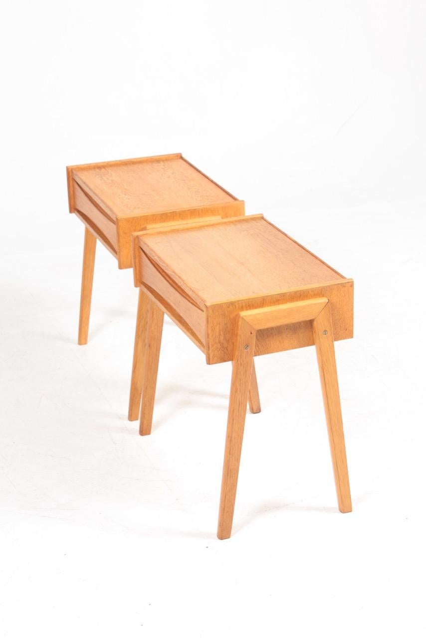 Mid-20th Century Pair of Midcentury Nightstands in Oak, Danish Design, 1960s