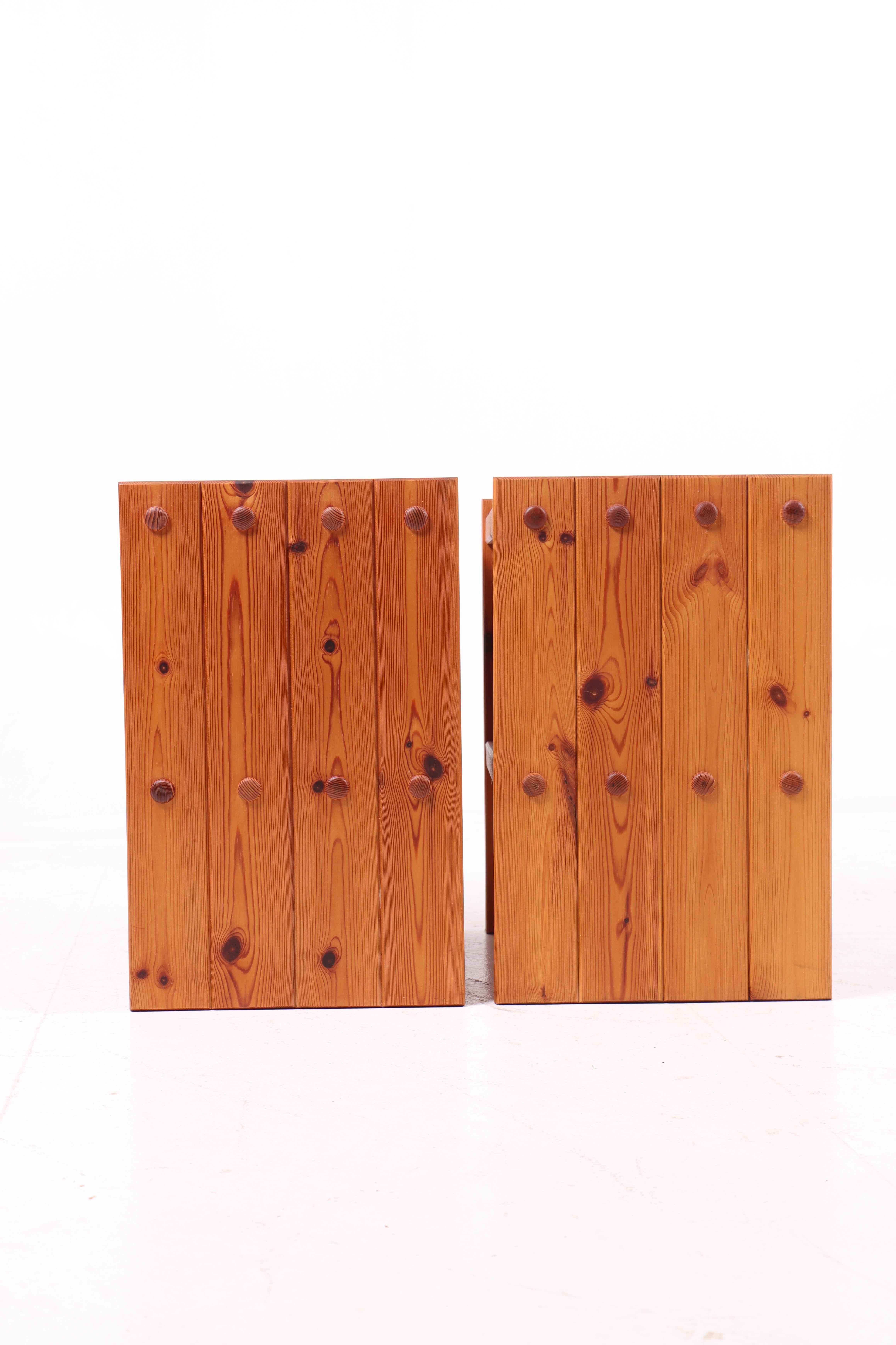 Pair of Midcentury Nightstands in Pine, Danish Design, 1970s In Good Condition For Sale In Lejre, DK