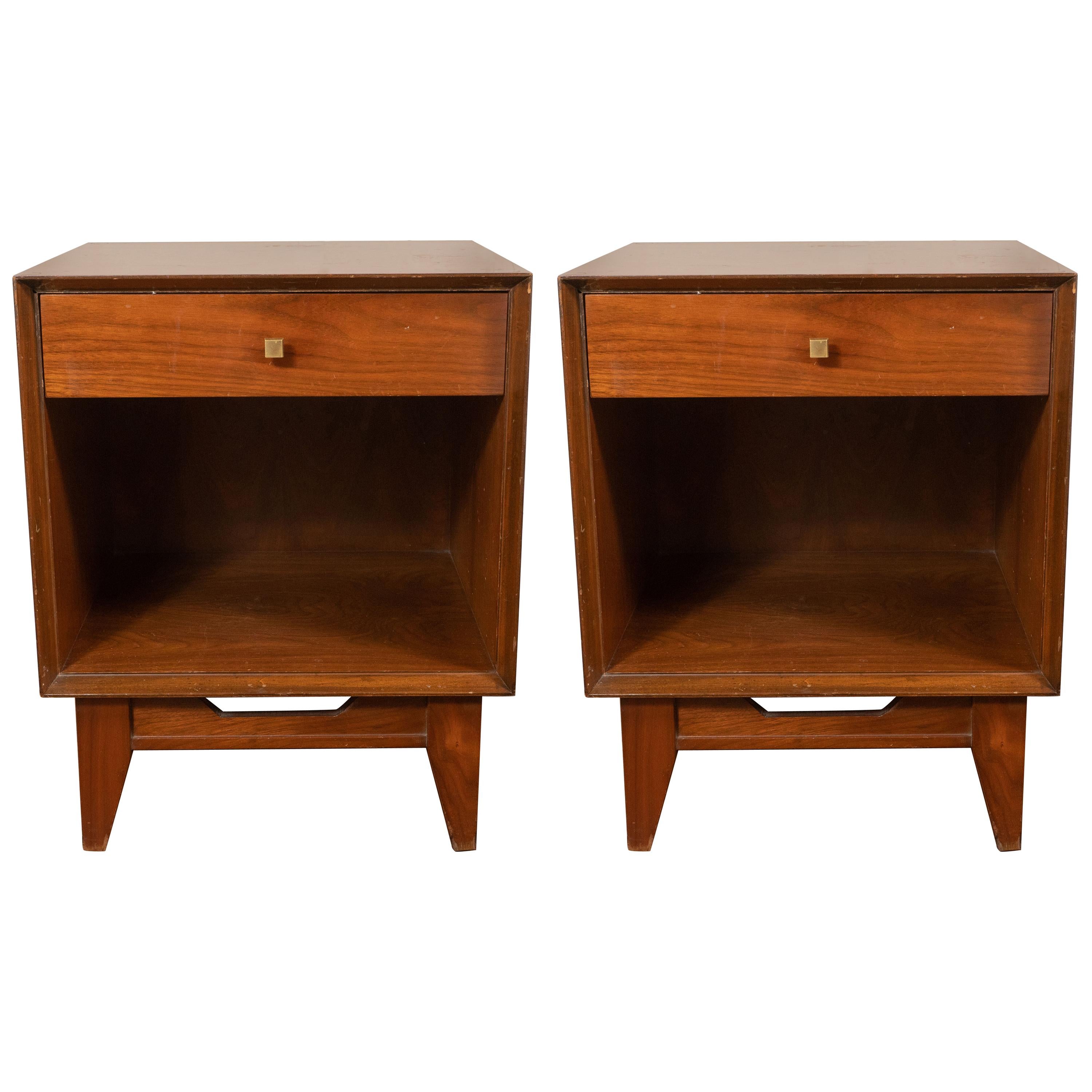 Pair of Midcentury Nightstands with Drawer