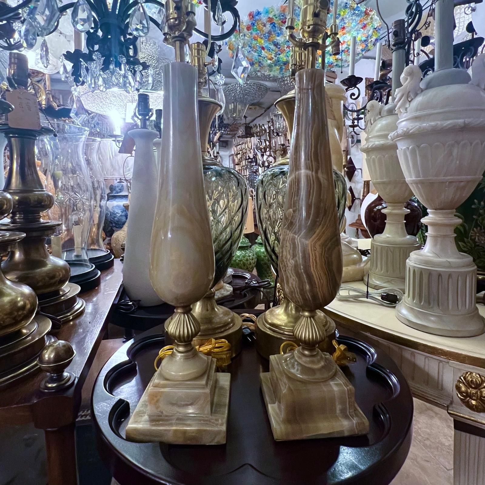 Pair of Midcentury Onyx Table Lamps In Good Condition For Sale In New York, NY