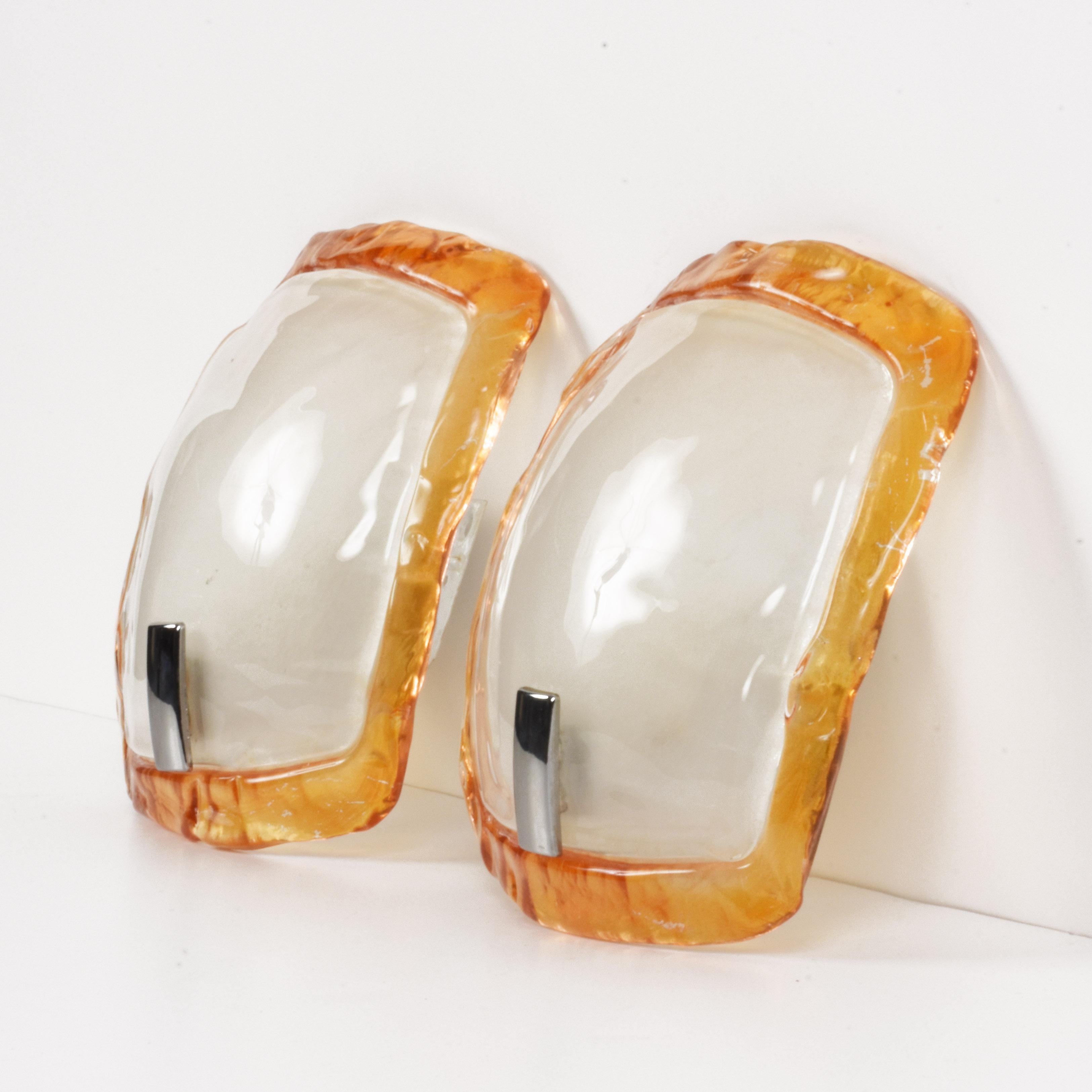 Pair of Midcentury Orange and Crystal Murano Glass Italian Sconces, 1980s In Good Condition In Roma, IT