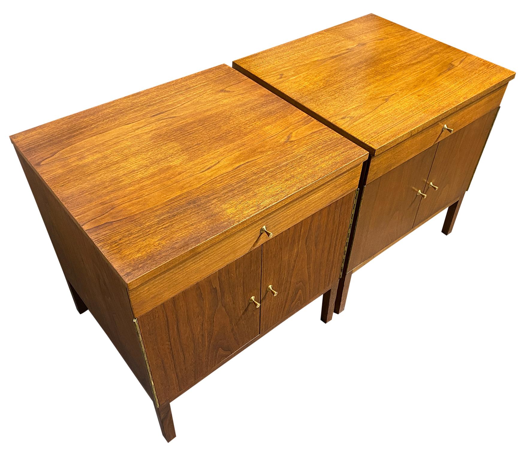 Mid-Century Modern Pair of Midcentury Paul McCobb for Directional Nightstands Cabinets Walnut For Sale