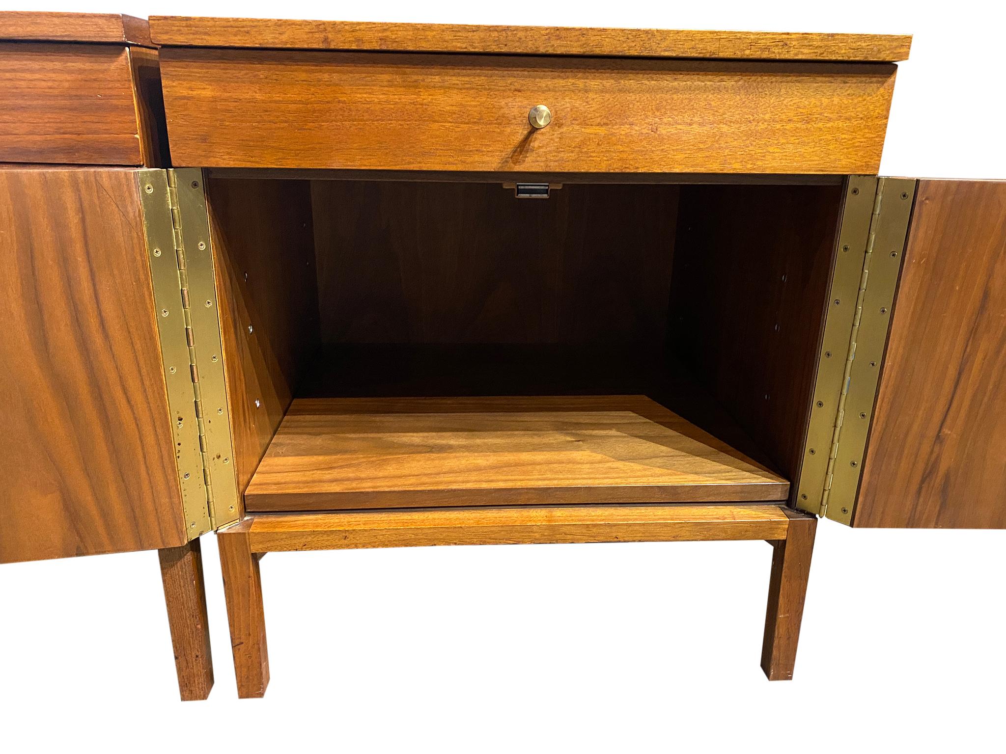 20th Century Pair of Midcentury Paul McCobb for Directional Nightstands Cabinets Walnut For Sale