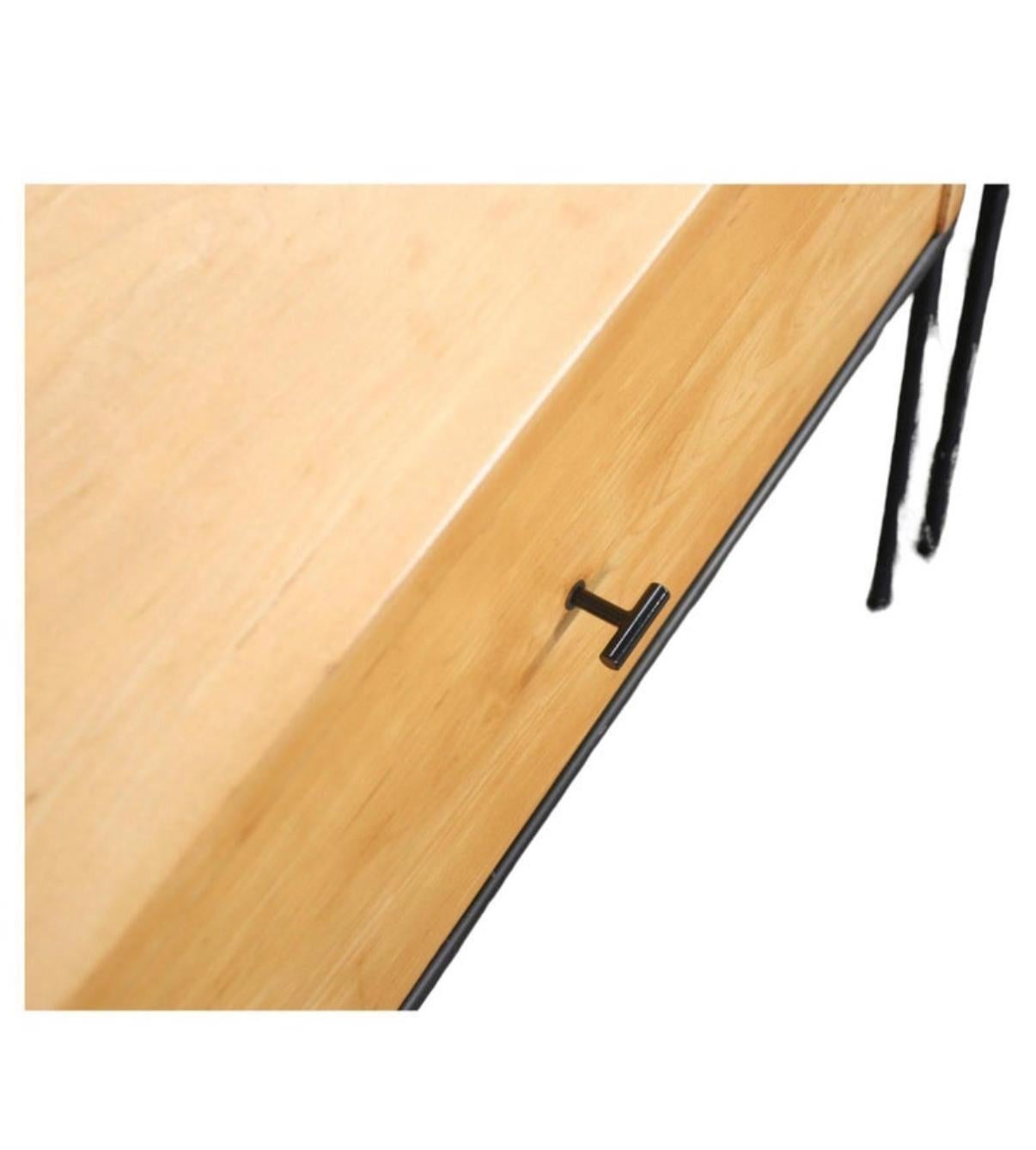 Paire de tables de nuit du milieu du siècle dernier à un tiroir de Paul McCobb n° 1500 avec poignées en T blonde Bon état - En vente à Brooklyn, NY