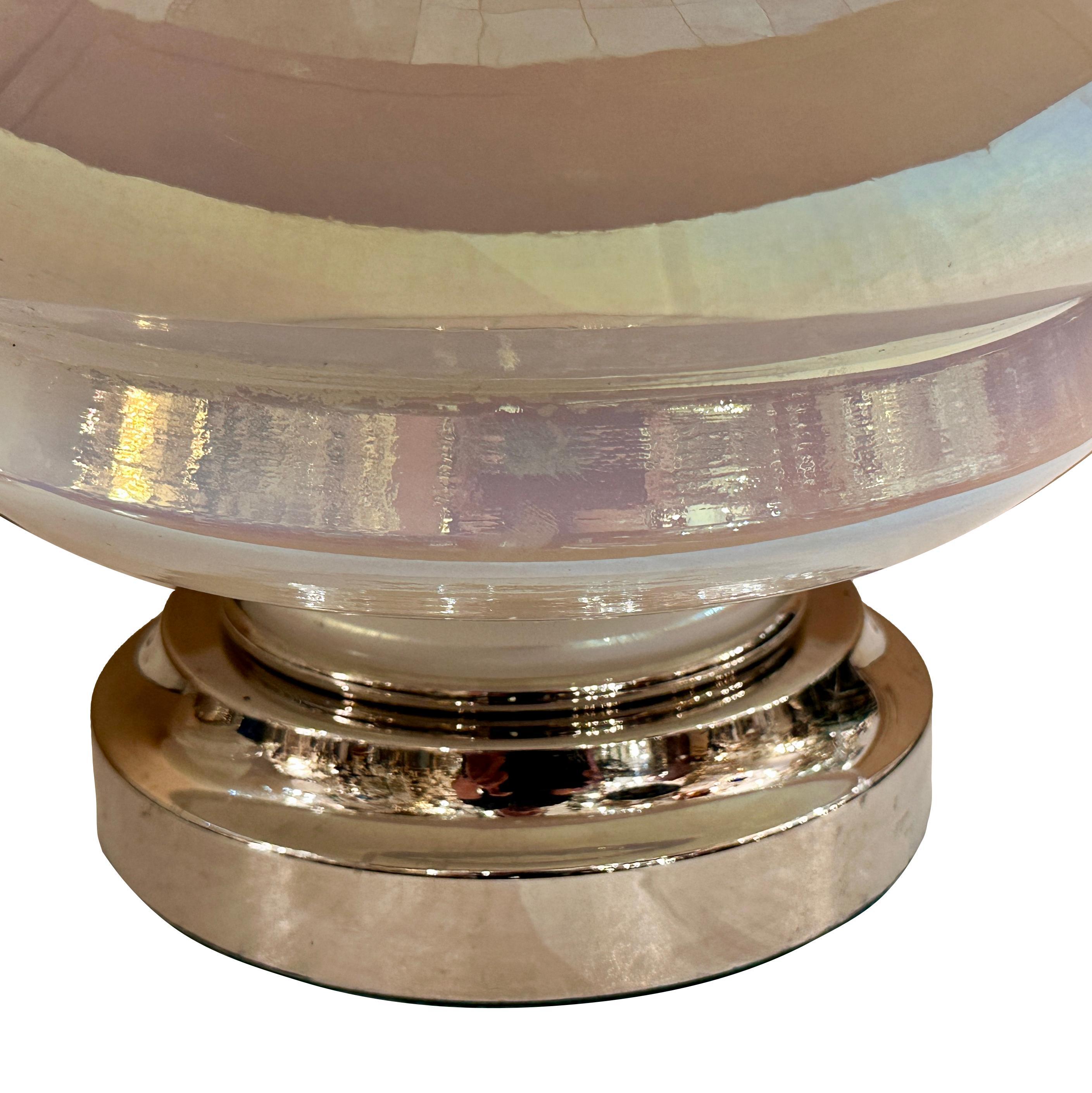 Paar Lampen aus Perlglanzglas aus der Mitte des Jahrhunderts (Mitte des 20. Jahrhunderts) im Angebot