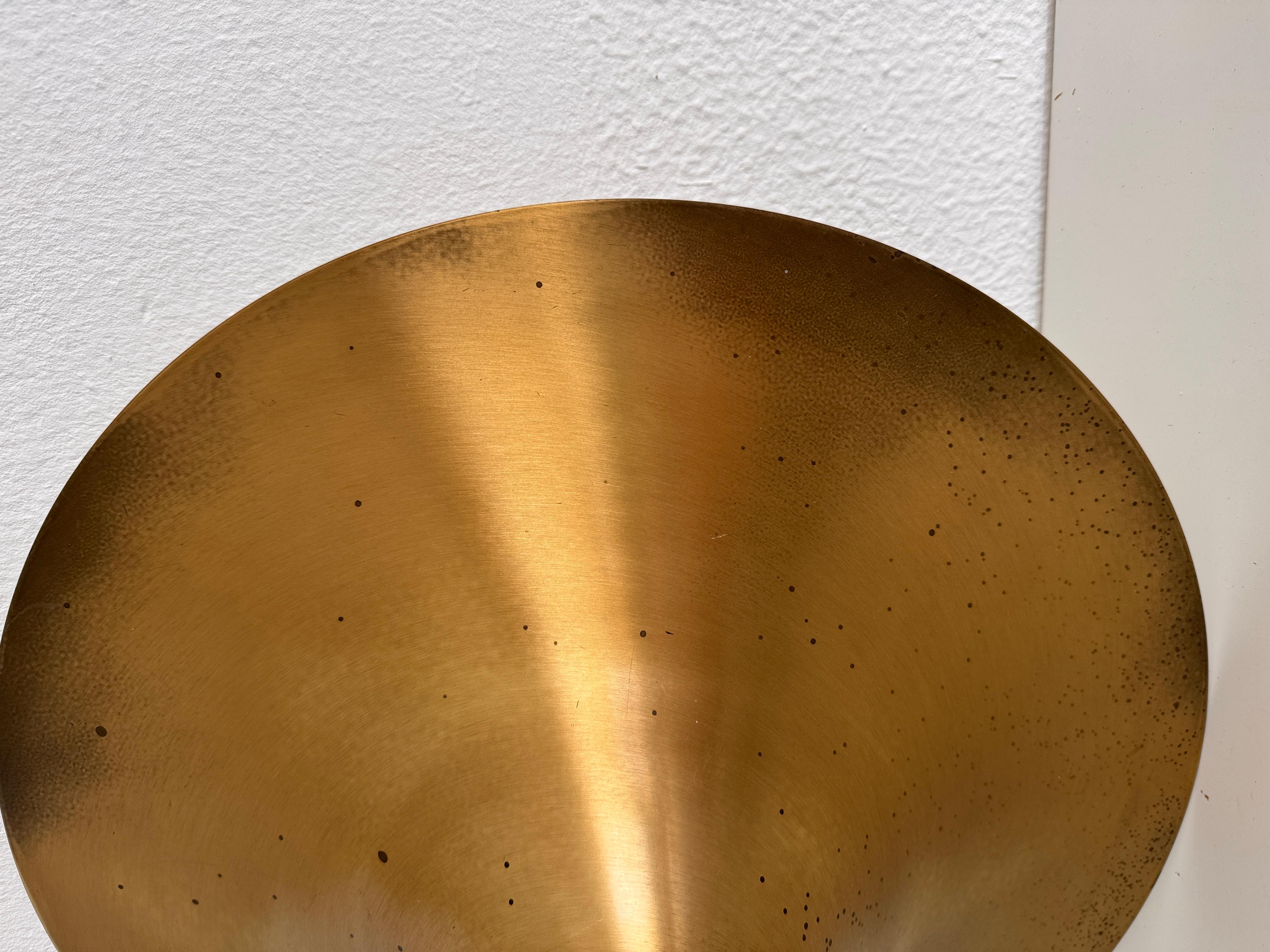 Coppia di lampade a sospensione in ottone del Medioevo, anni '70 in vendita 7