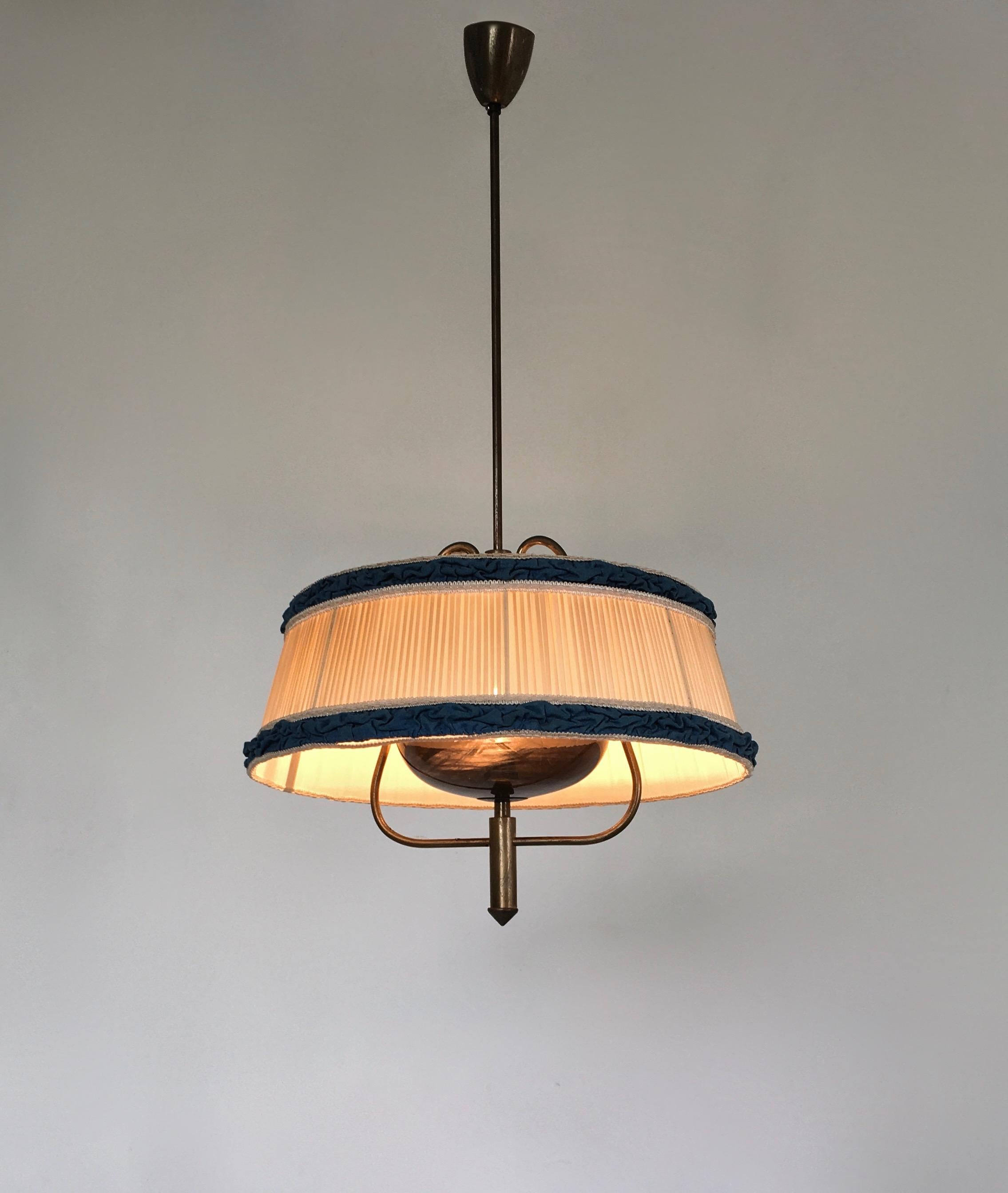 Pair of Midcentury Pendants with Ivory and Blue Fabric Lampshades, Italy In Good Condition In Bresso, Lombardy